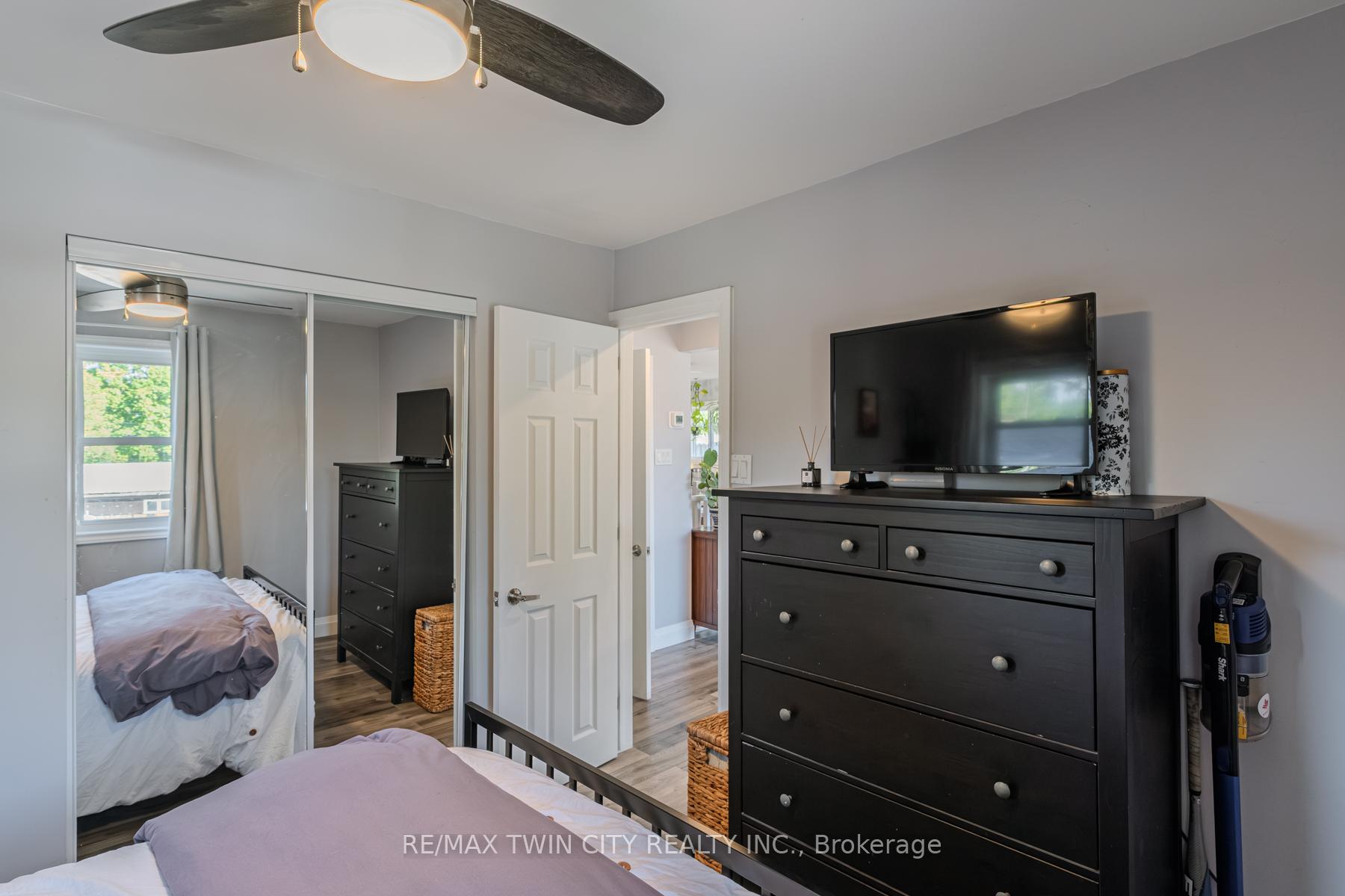 Photo 16 of 37 Twelfth Avenue, Brantford — HOMEH