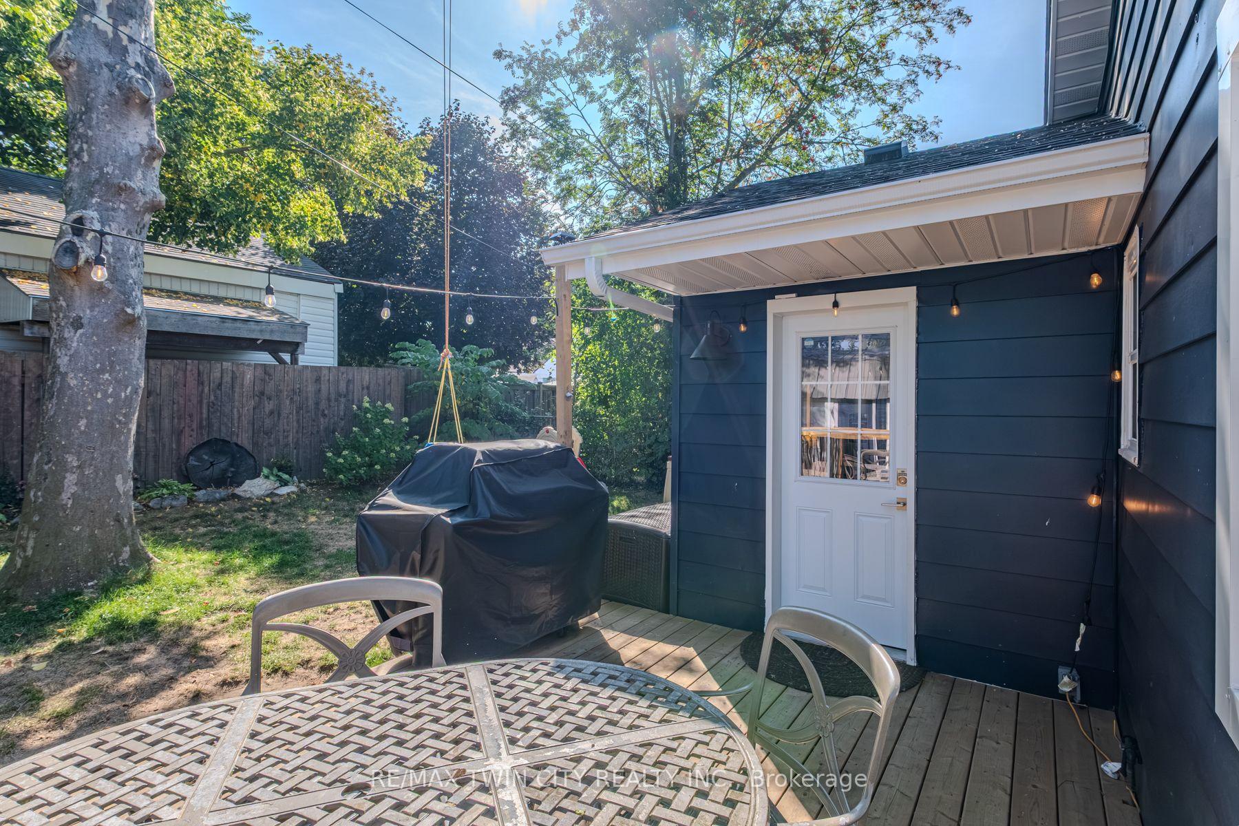 Photo 27 of 37 Twelfth Avenue, Brantford — HOMEH