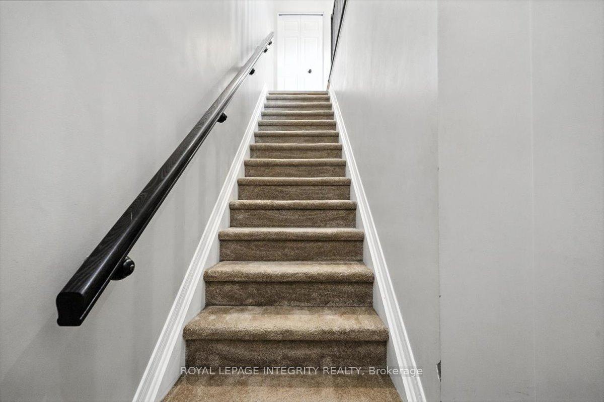 Photo 3 of 66 Sternes Private, Ottawa, Springridge/East Village — HOMEH