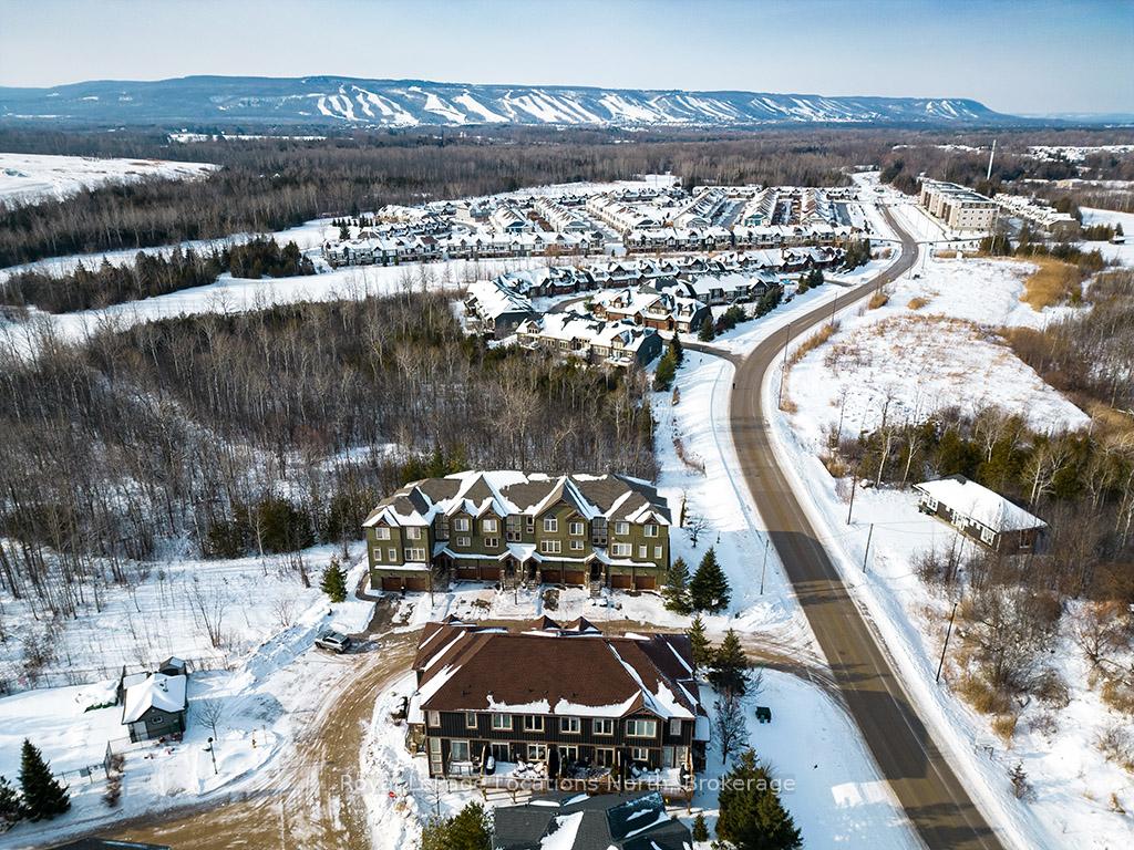 Photo 3 of 64 Joseph Trail, Collingwood — HOMEH