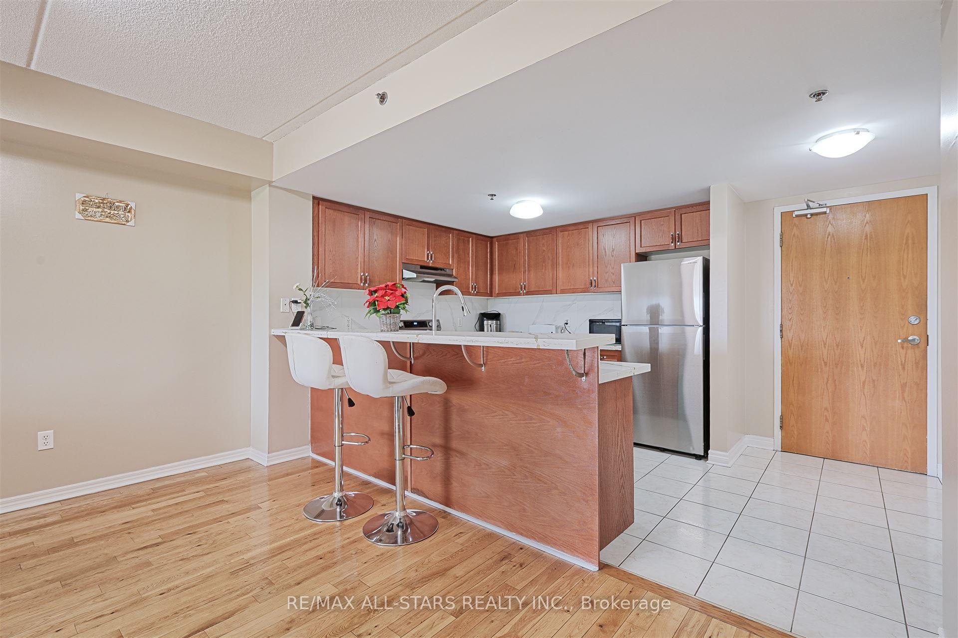Photo 2 of Unit 304, 7428 Markham Road, Markham, Middlefield — HOMEH