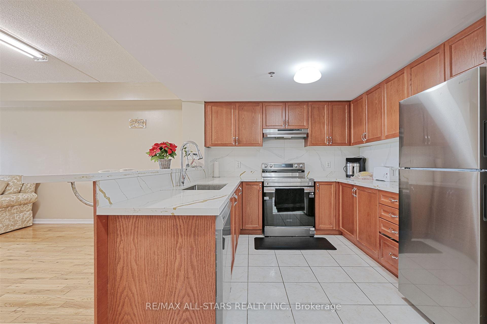 Photo 3 of Unit 304, 7428 Markham Road, Markham, Middlefield — HOMEH