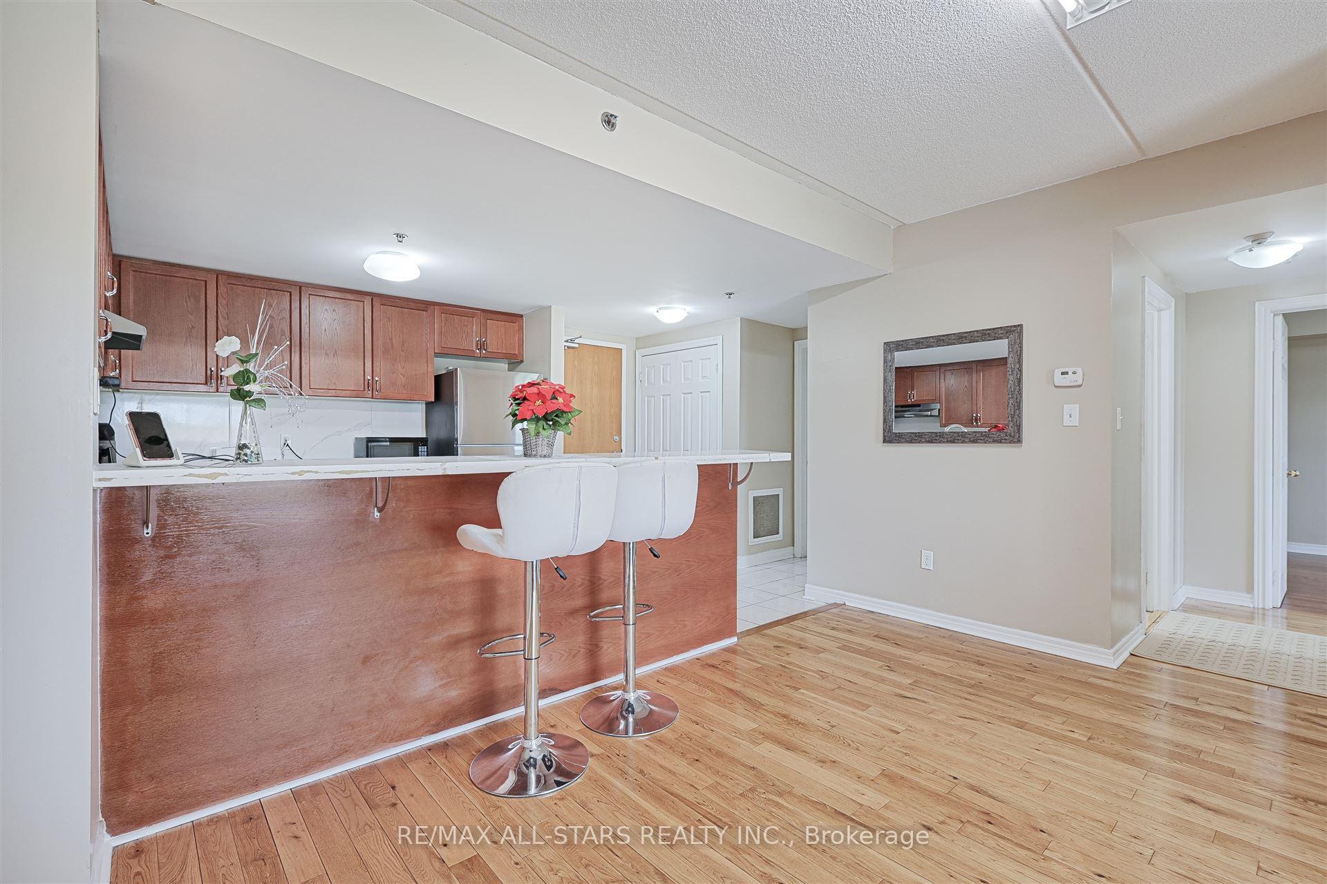 Photo 5 of Unit 304, 7428 Markham Road, Markham, Middlefield — HOMEH