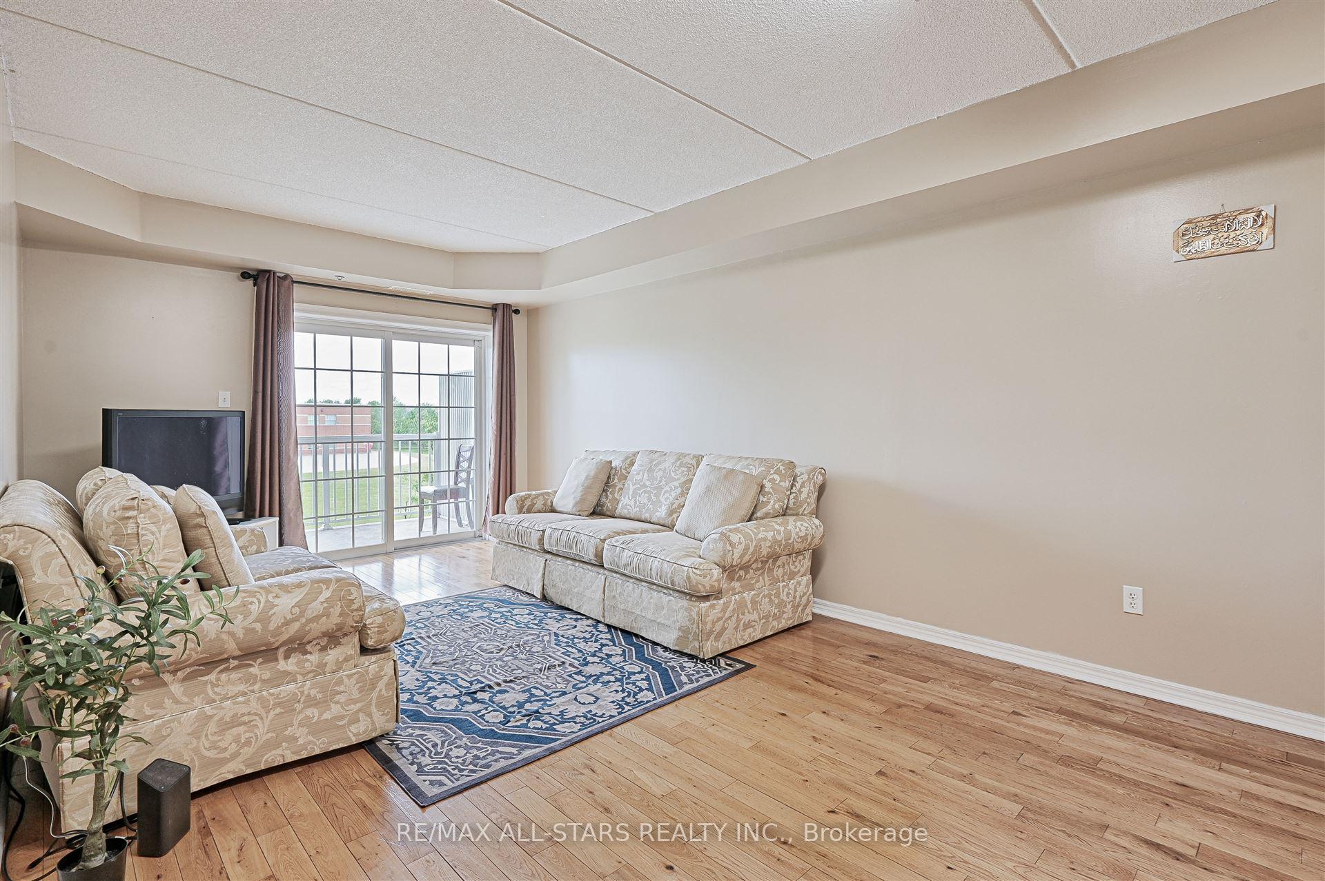 Photo 8 of Unit 304, 7428 Markham Road, Markham, Middlefield — HOMEH