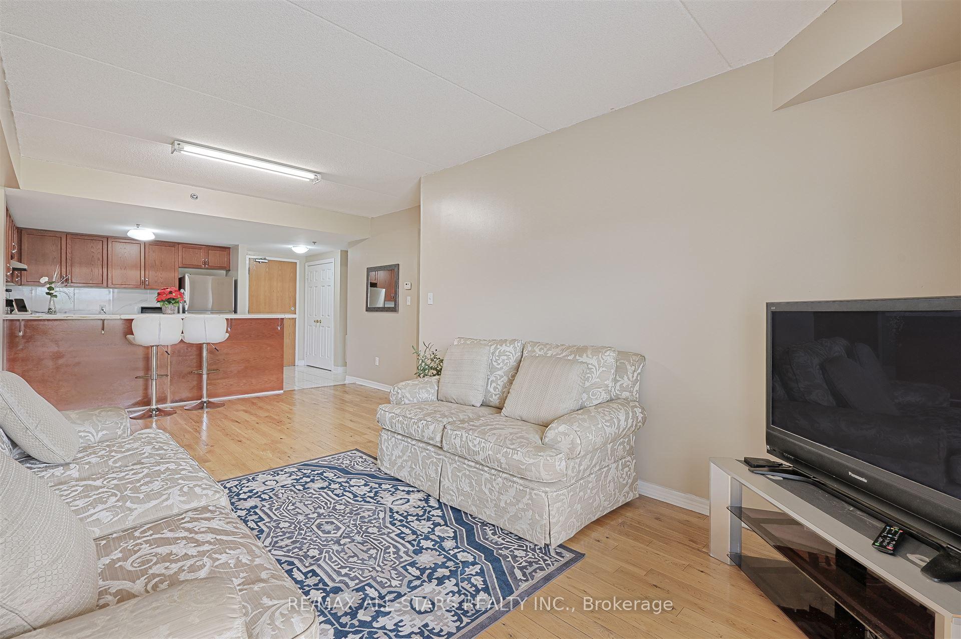 Photo 11 of Unit 304, 7428 Markham Road, Markham, Middlefield — HOMEH