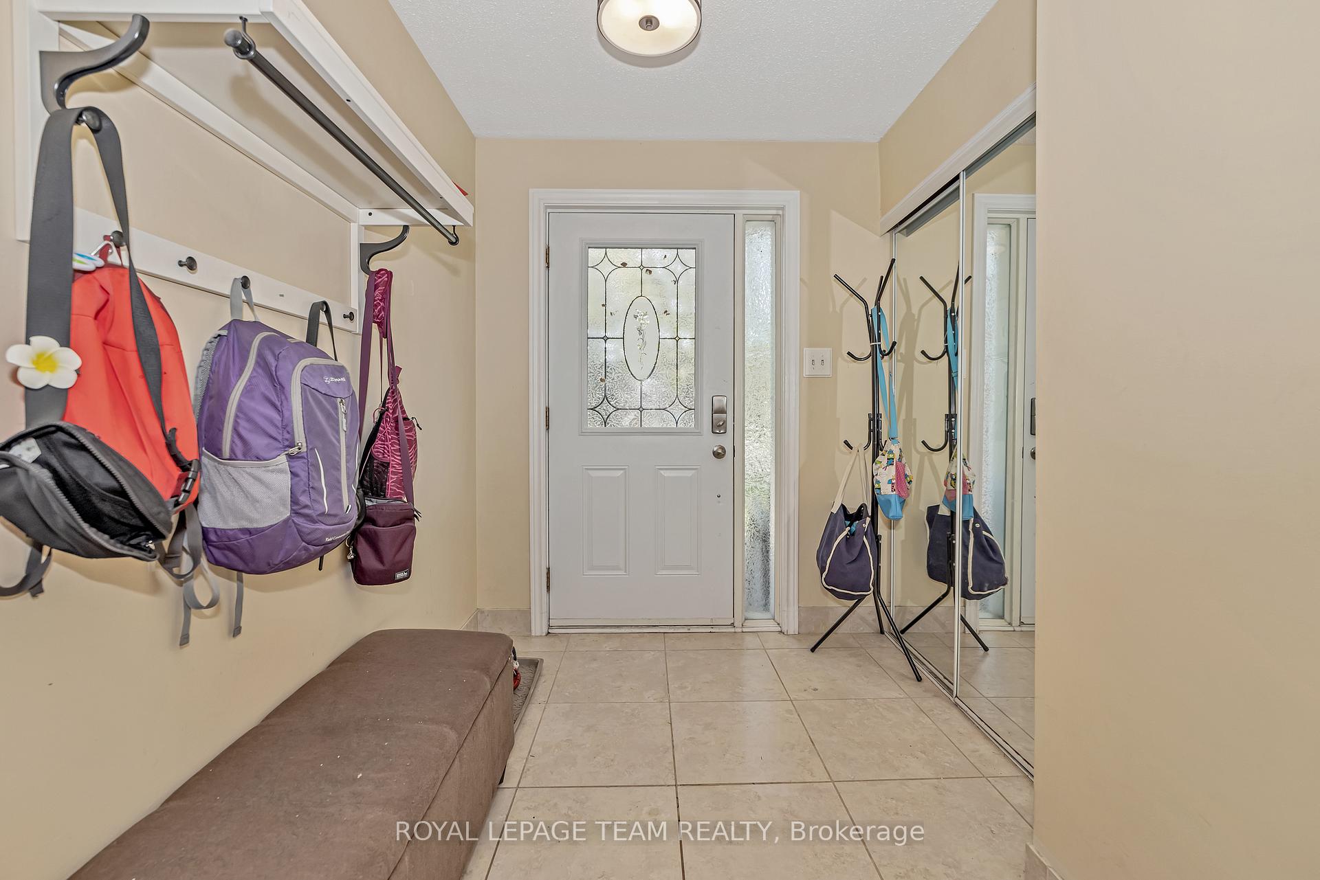 Photo 5 of 1397 Cedarcroft Crescent, Ottawa, Pineview — HOMEH
