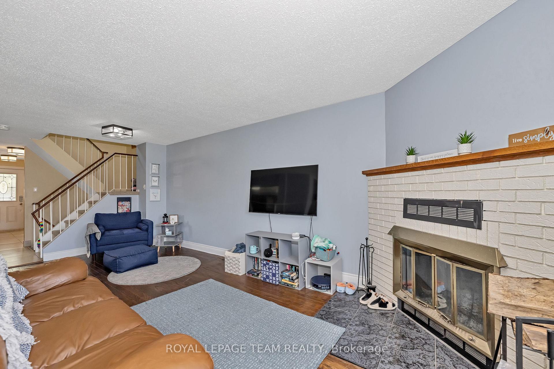 Photo 7 of 1397 Cedarcroft Crescent, Ottawa, Pineview — HOMEH