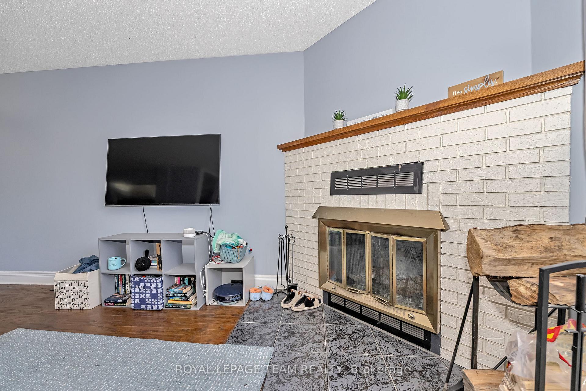 Photo 9 of 1397 Cedarcroft Crescent, Ottawa, Pineview — HOMEH