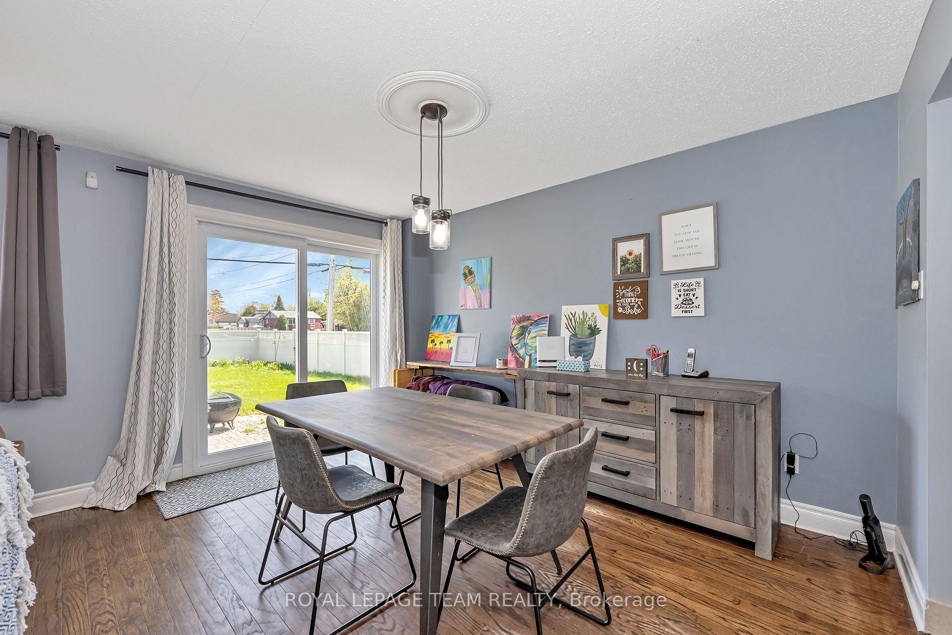 Photo 14 of 1397 Cedarcroft Crescent, Ottawa, Pineview — HOMEH