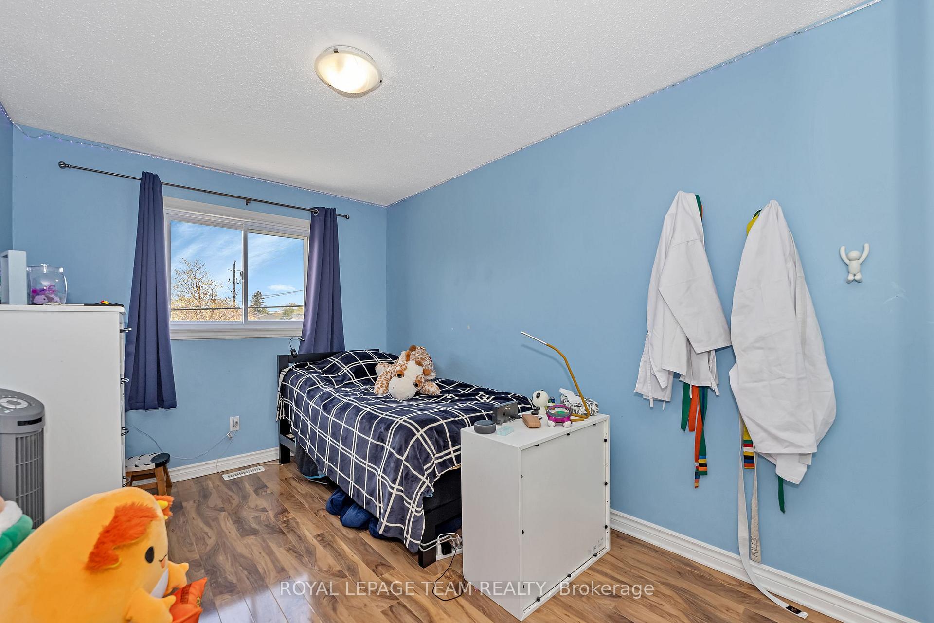 Photo 19 of 1397 Cedarcroft Crescent, Ottawa, Pineview — HOMEH