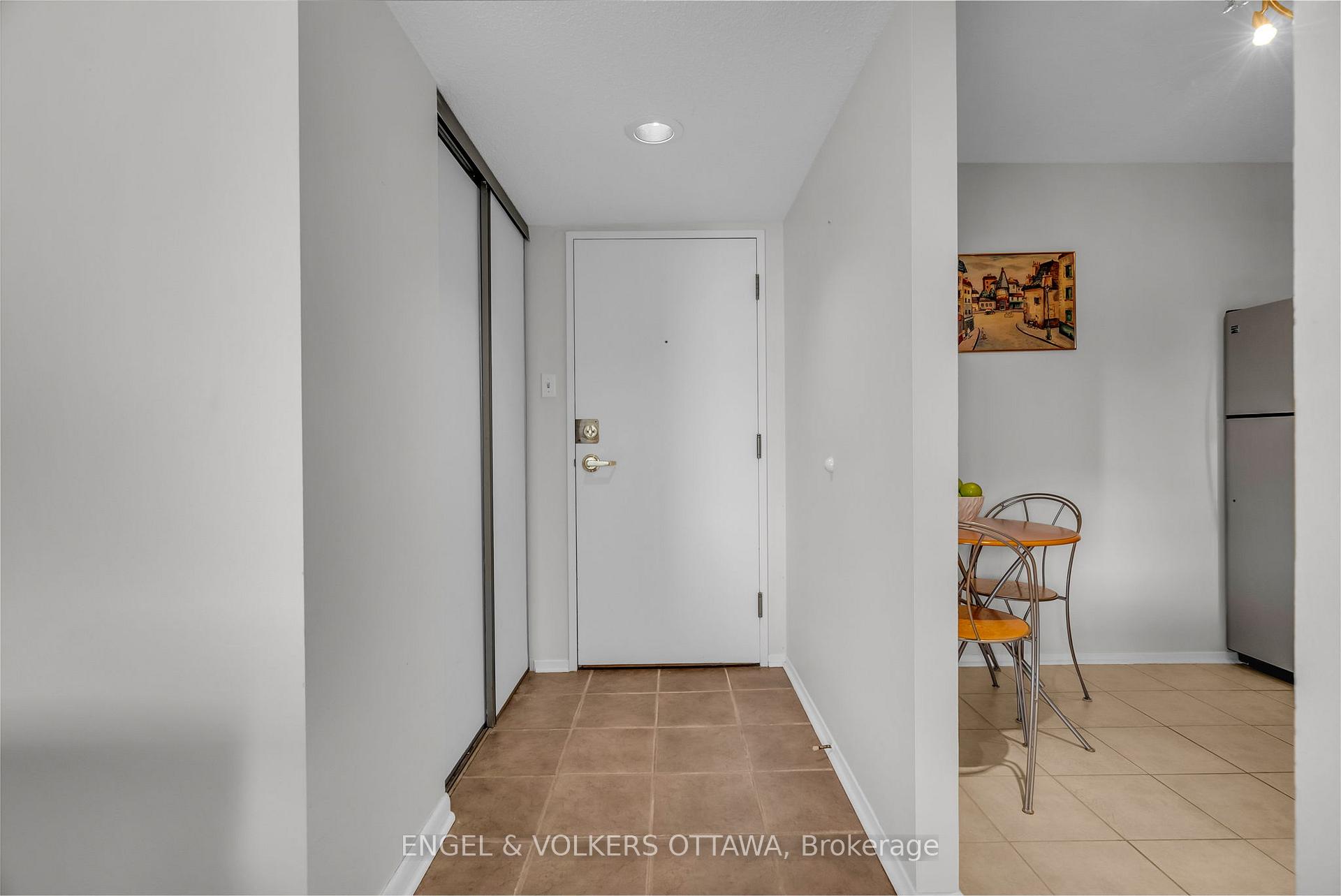 Photo 2 of Unit 905, 470 Laurier Avenue W, Ottawa, Ottawa Centre — HOMEH