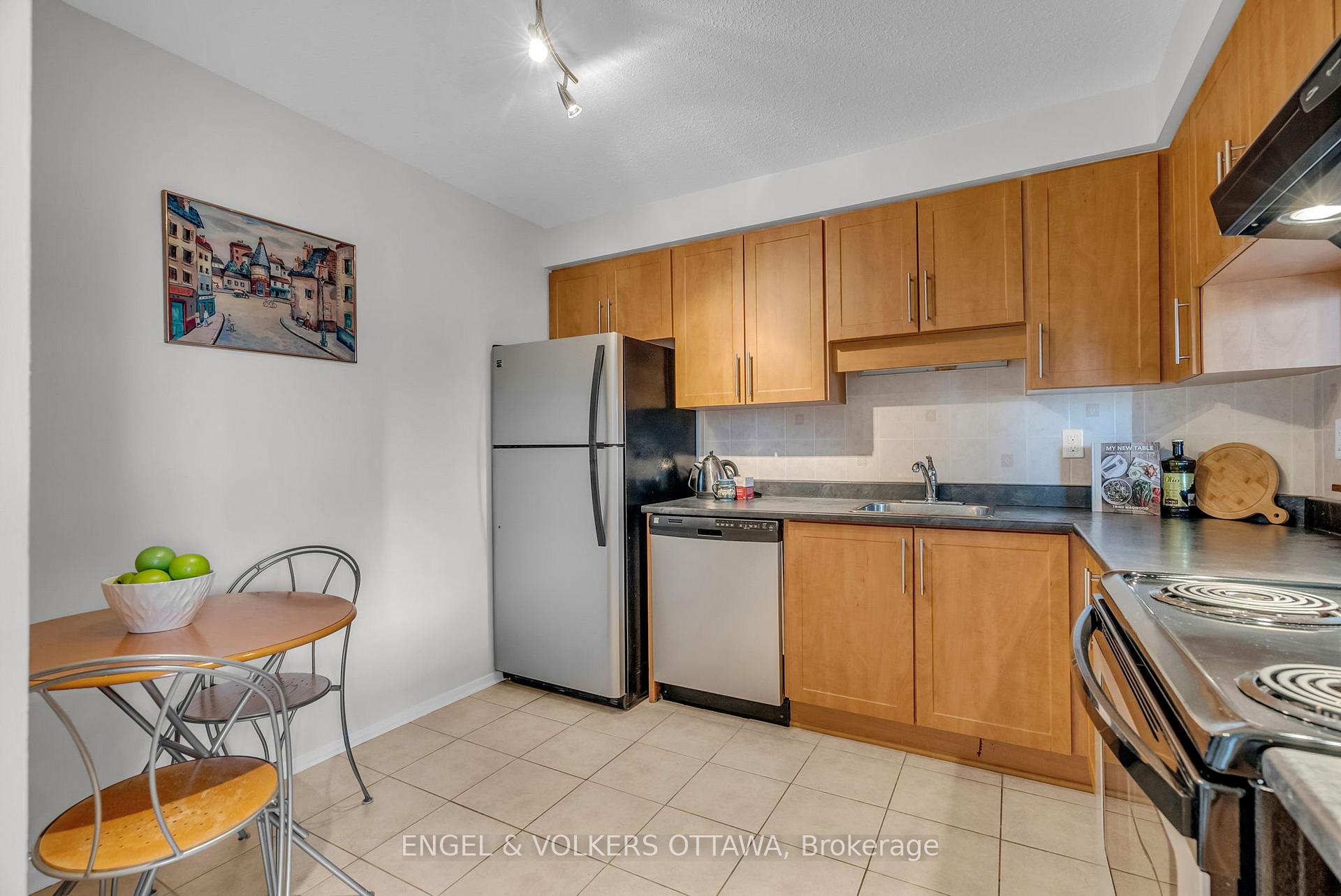 Photo 4 of Unit 905, 470 Laurier Avenue W, Ottawa, Ottawa Centre — HOMEH