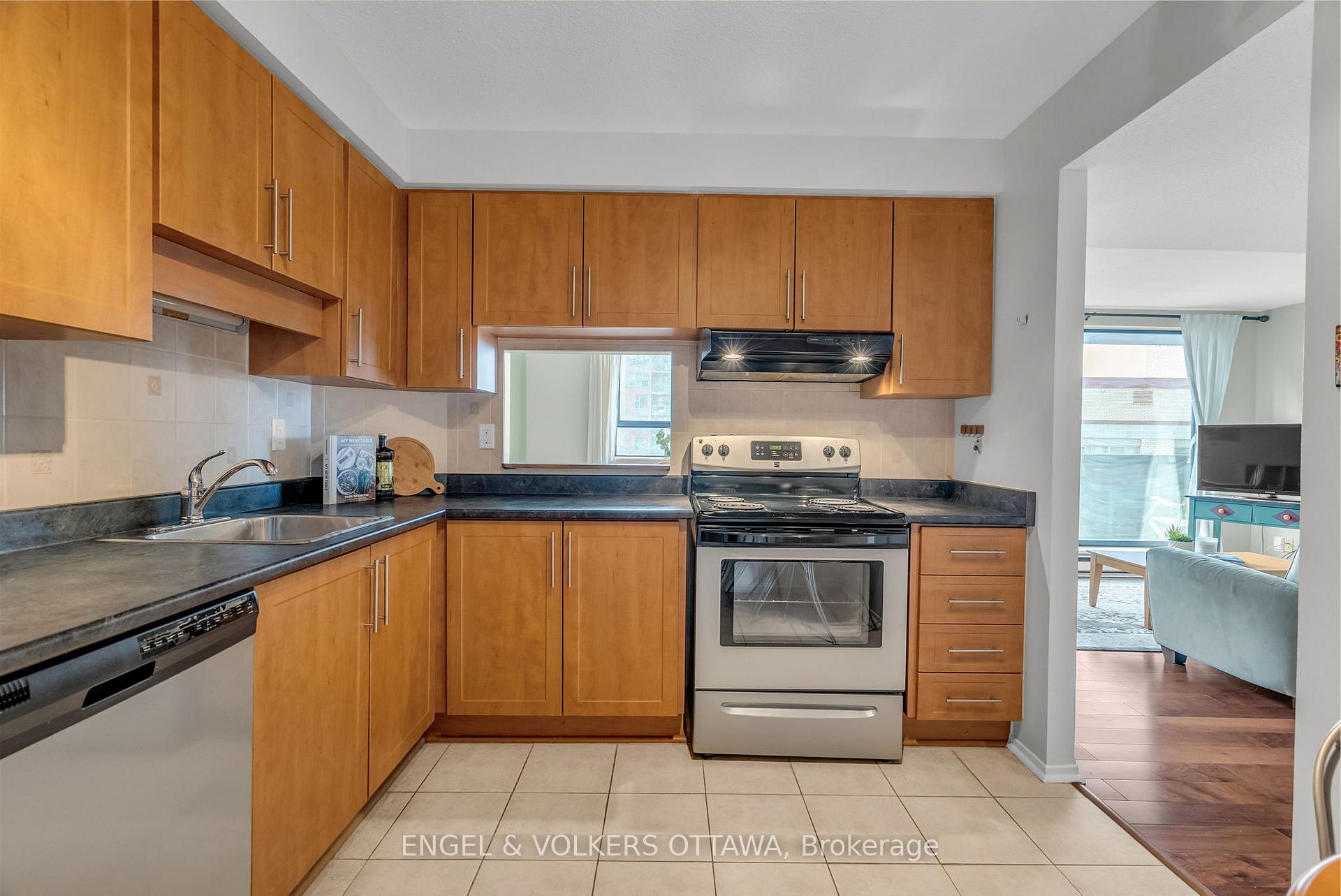 Photo 5 of Unit 905, 470 Laurier Avenue W, Ottawa, Ottawa Centre — HOMEH