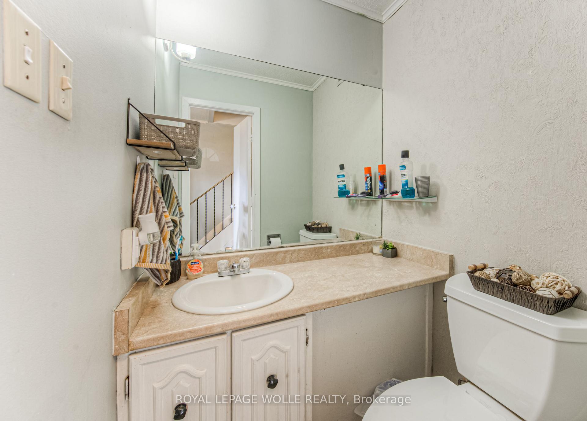 Photo 9 of Unit 9, 121 University Avenue E, Waterloo — HOMEH