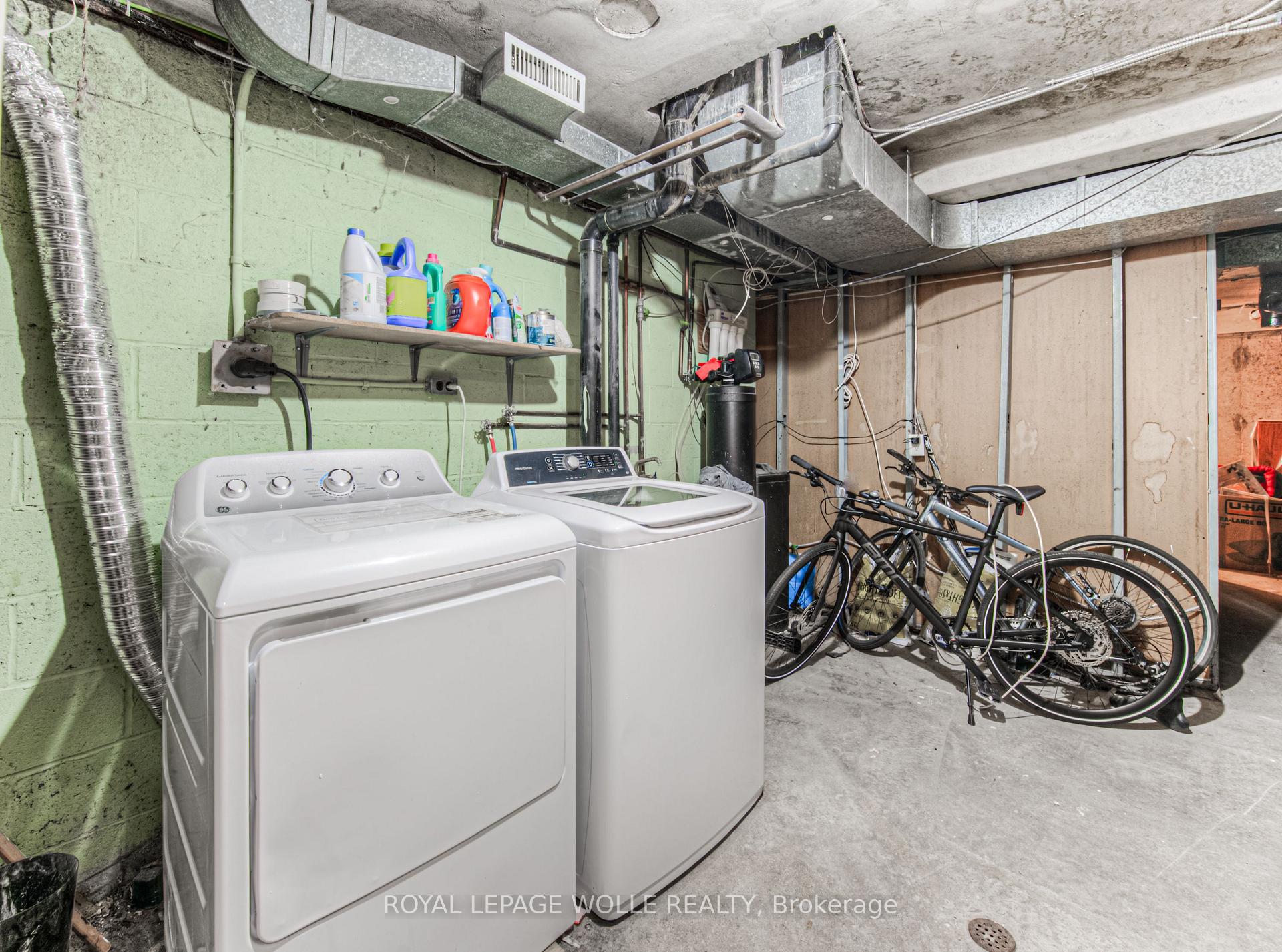 Photo 12 of Unit 9, 121 University Avenue E, Waterloo — HOMEH