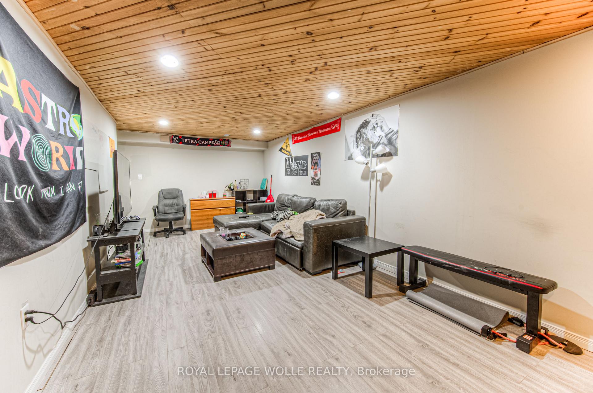Photo 14 of Unit 9, 121 University Avenue E, Waterloo — HOMEH