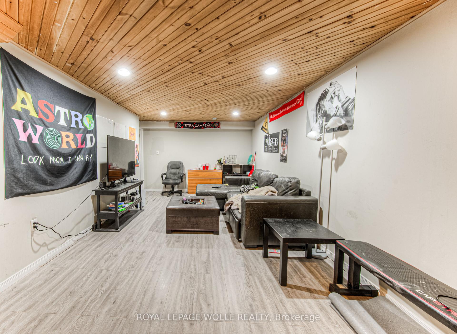 Photo 15 of Unit 9, 121 University Avenue E, Waterloo — HOMEH