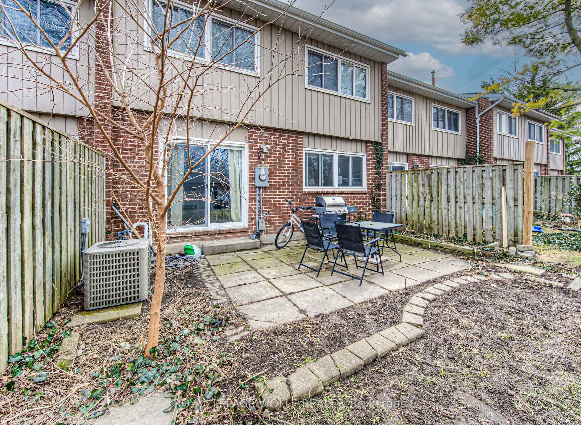 Photo 23 of Unit 9, 121 University Avenue E, Waterloo — HOMEH