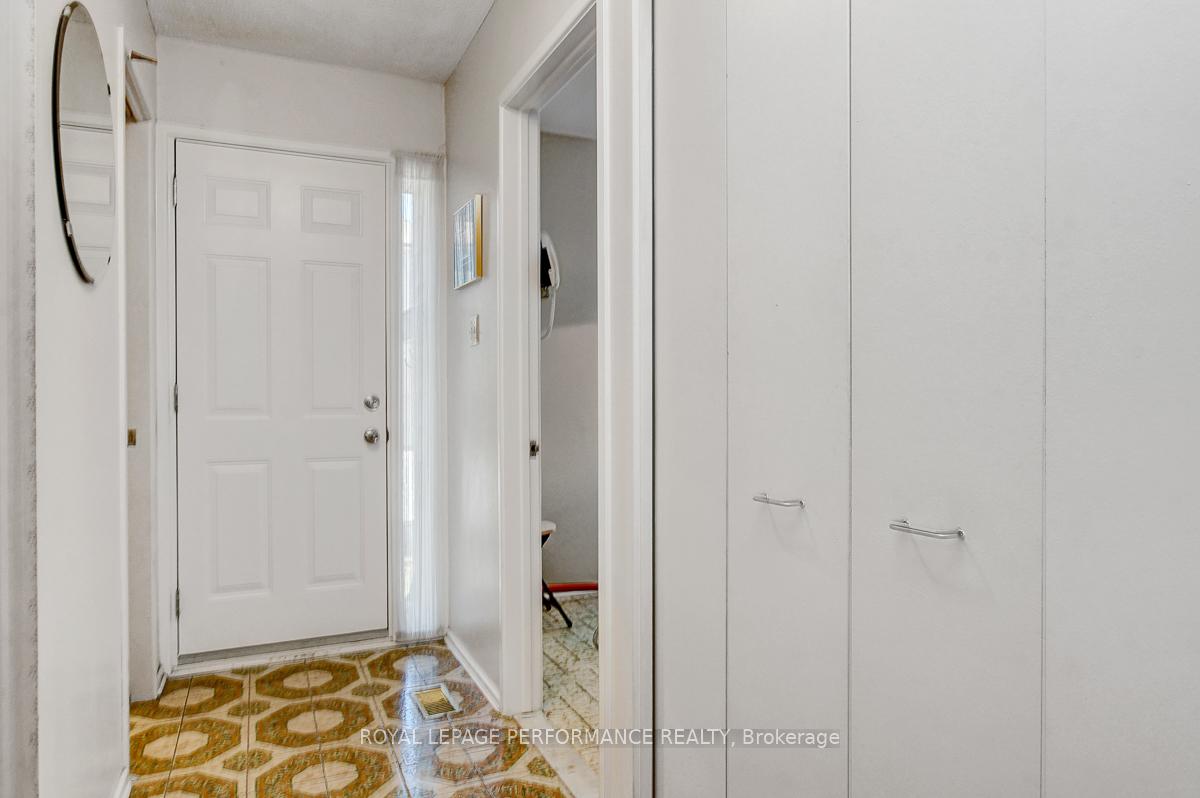 Photo 2 of 7 Carmichael Court, Ottawa, Kanata - Beaverbrook — HOMEH