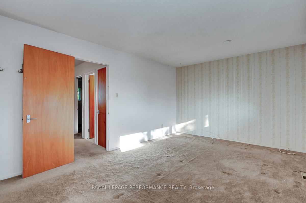 Photo 13 of 7 Carmichael Court, Ottawa, Kanata - Beaverbrook — HOMEH