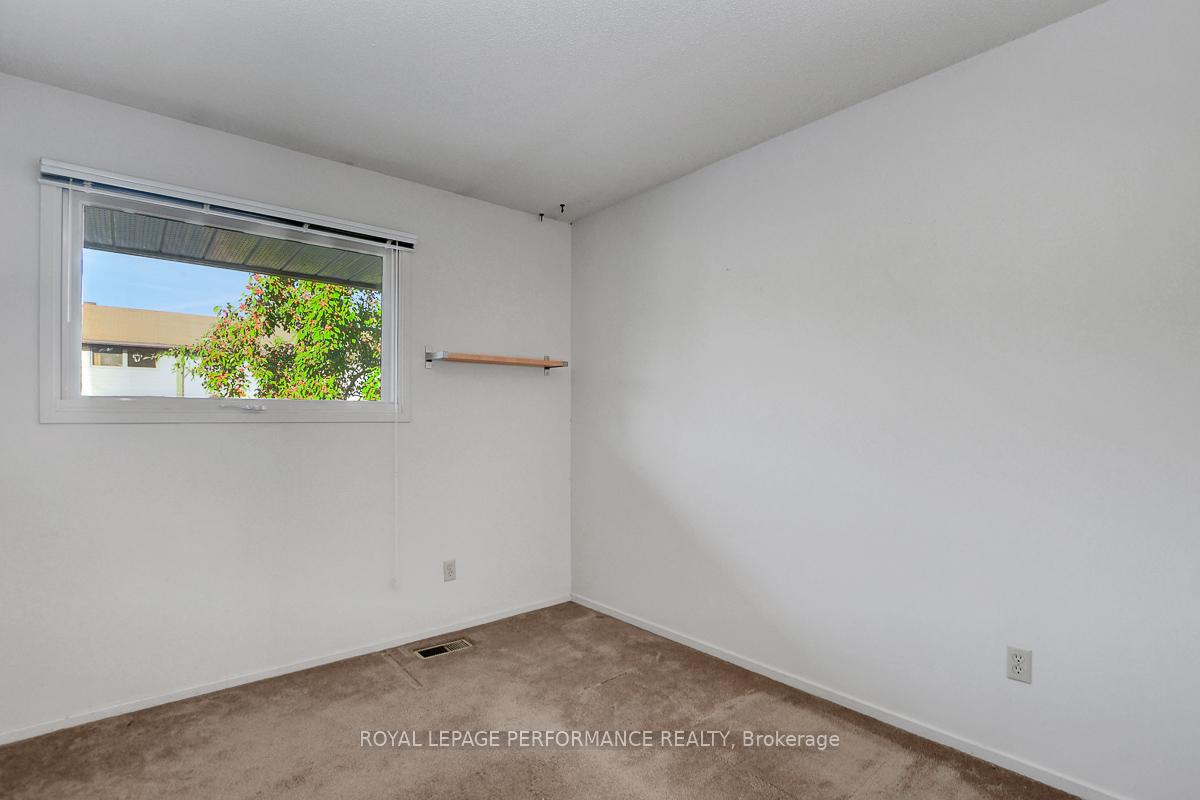 Photo 18 of 7 Carmichael Court, Ottawa, Kanata - Beaverbrook — HOMEH