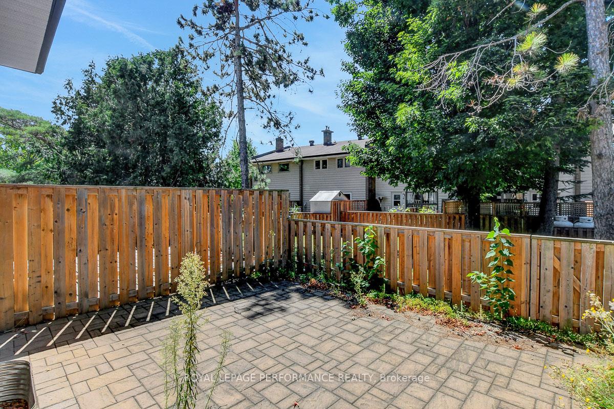 Photo 20 of 7 Carmichael Court, Ottawa, Kanata - Beaverbrook — HOMEH