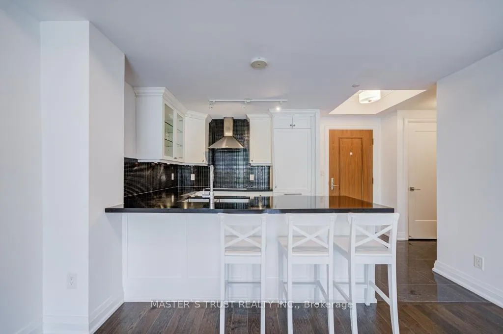 Photo 12 of Unit 307, 15 Stollery Pond Crescent, Markham, Devil's Elbow — HOMEH