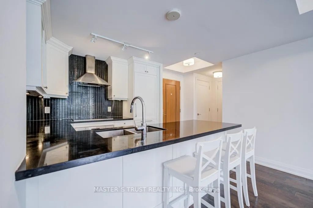 Photo 13 of Unit 307, 15 Stollery Pond Crescent, Markham, Devil's Elbow — HOMEH
