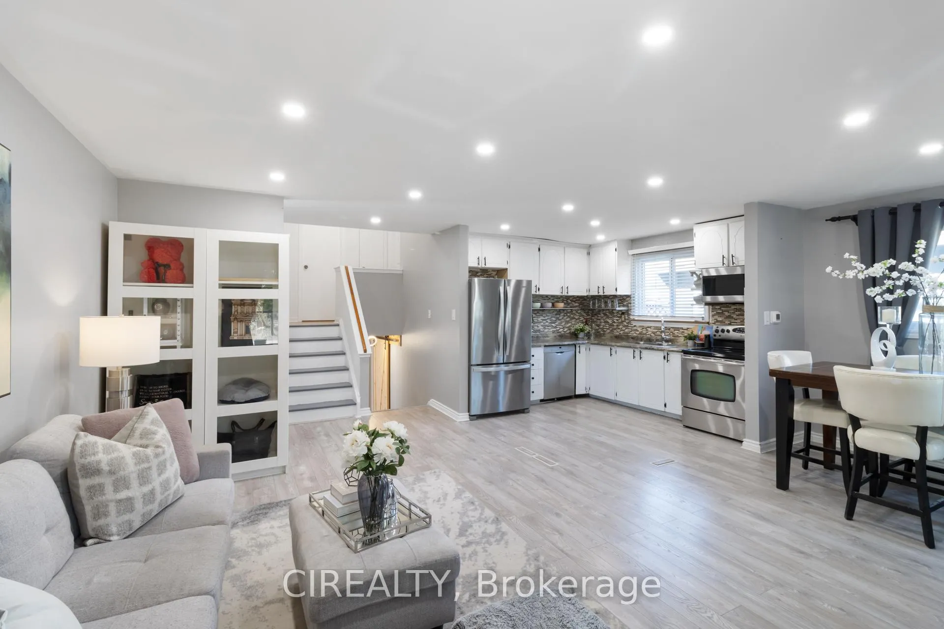 Photo 1 of 53 Christie Crescent, Barrie, Letitia Heights — HOMEH