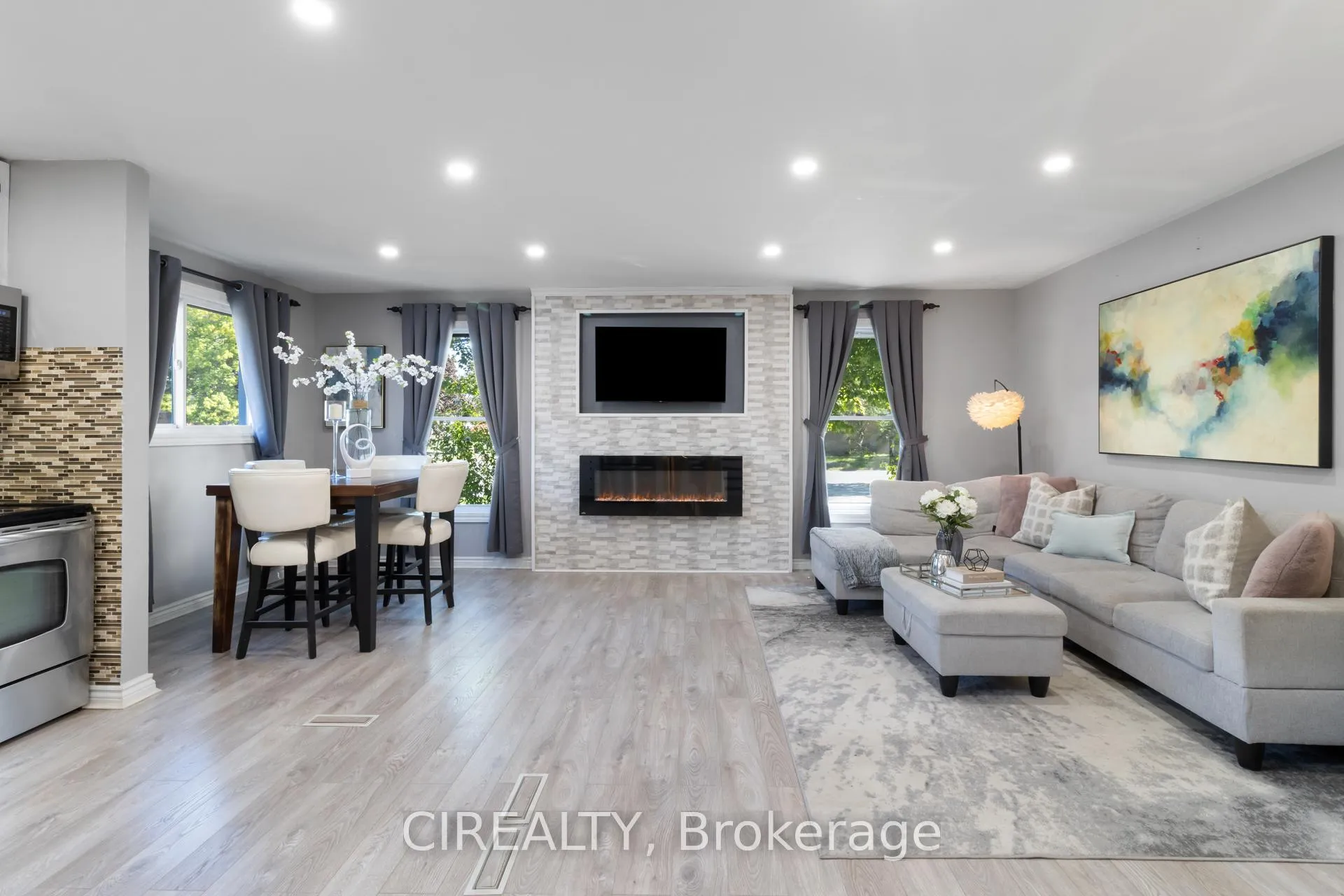 Photo 2 of 53 Christie Crescent, Barrie, Letitia Heights — HOMEH