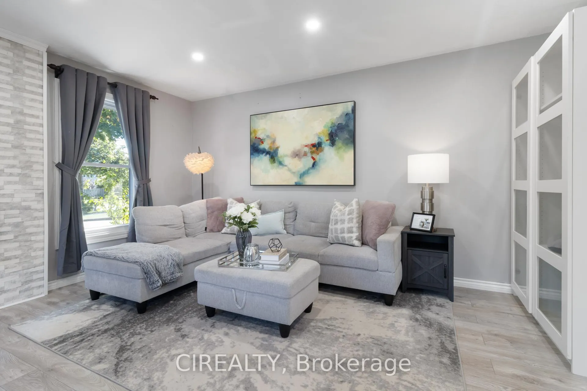 Photo 10 of 53 Christie Crescent, Barrie, Letitia Heights — HOMEH