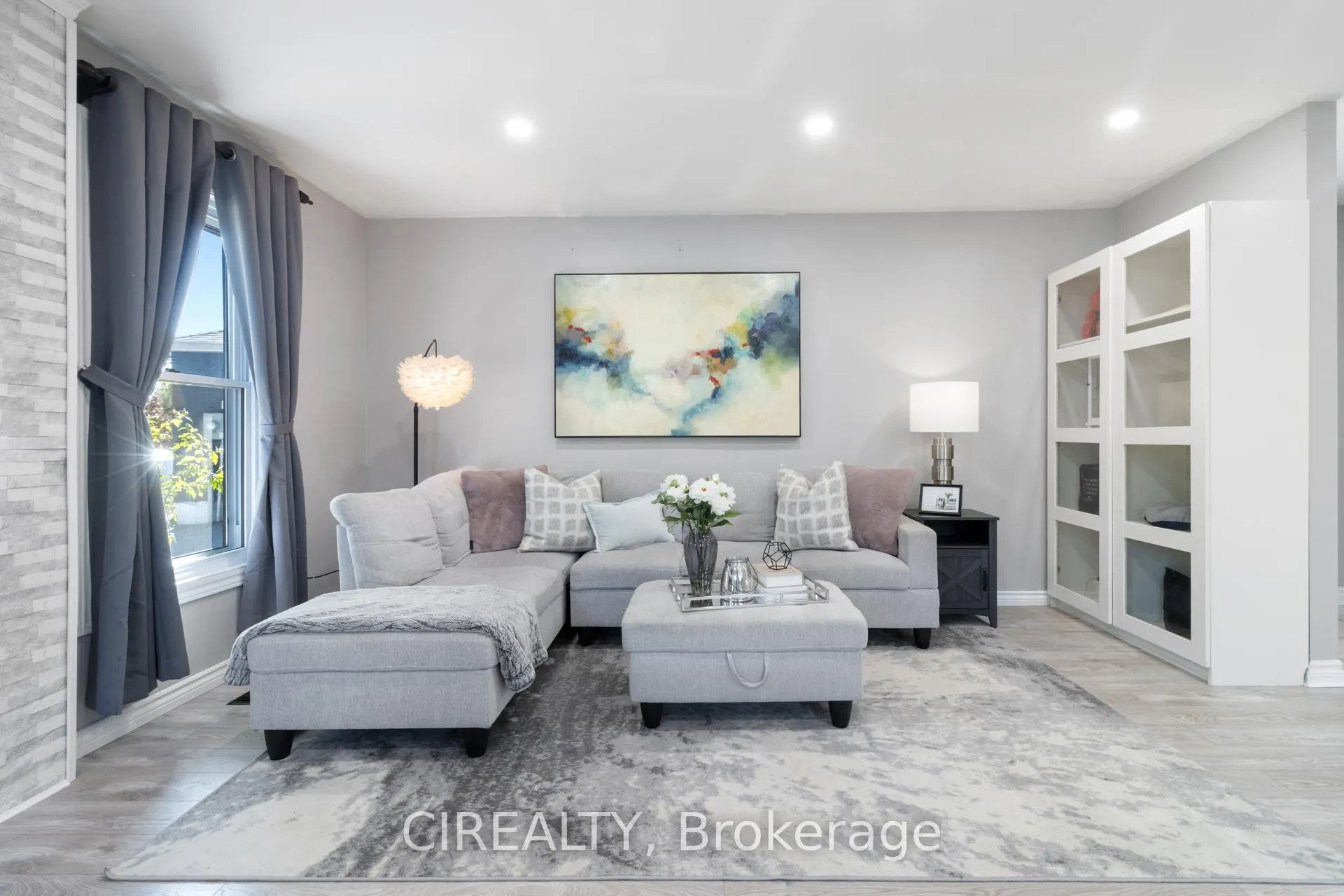 Photo 11 of 53 Christie Crescent, Barrie, Letitia Heights — HOMEH