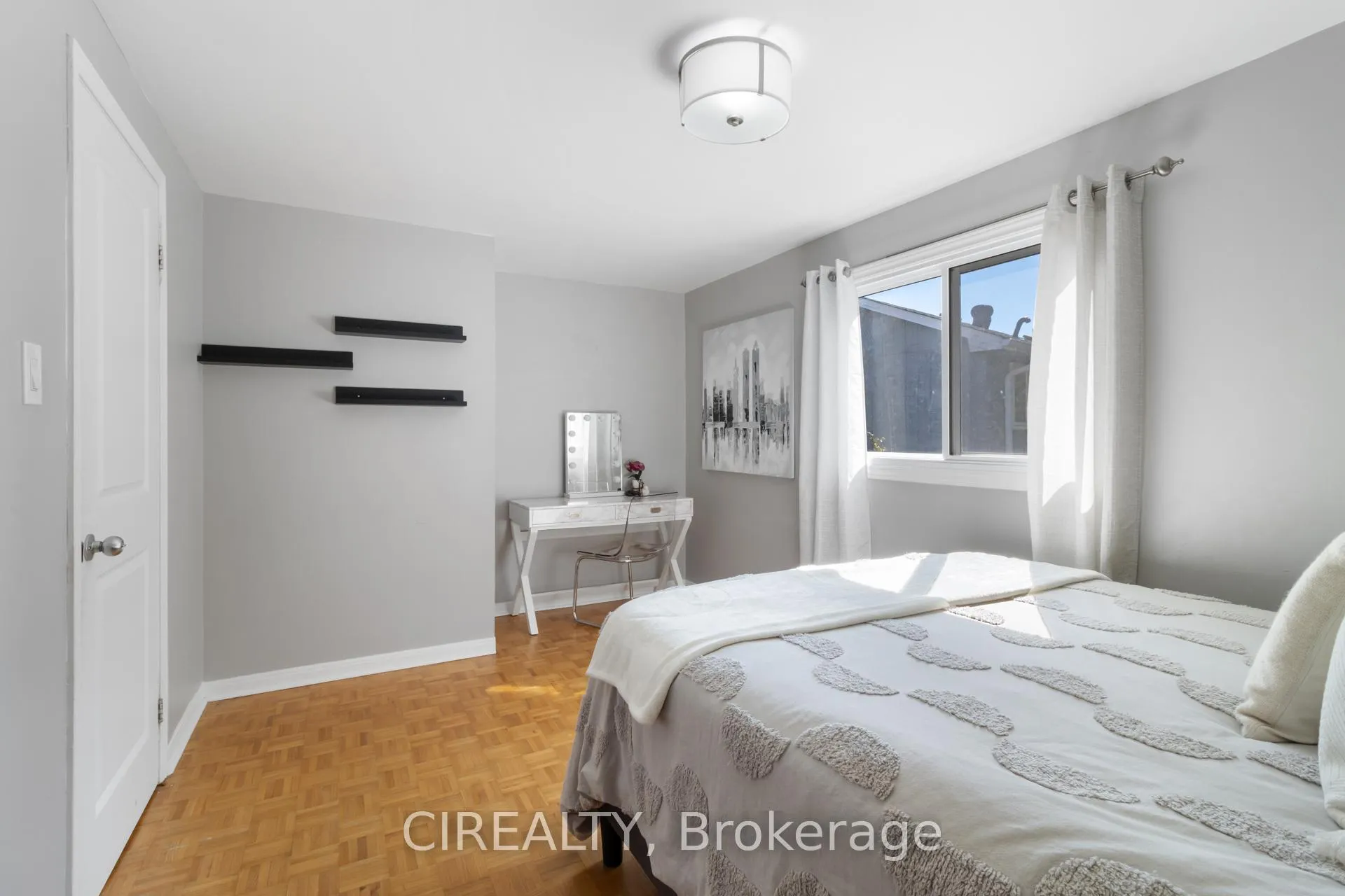 Photo 19 of 53 Christie Crescent, Barrie, Letitia Heights — HOMEH