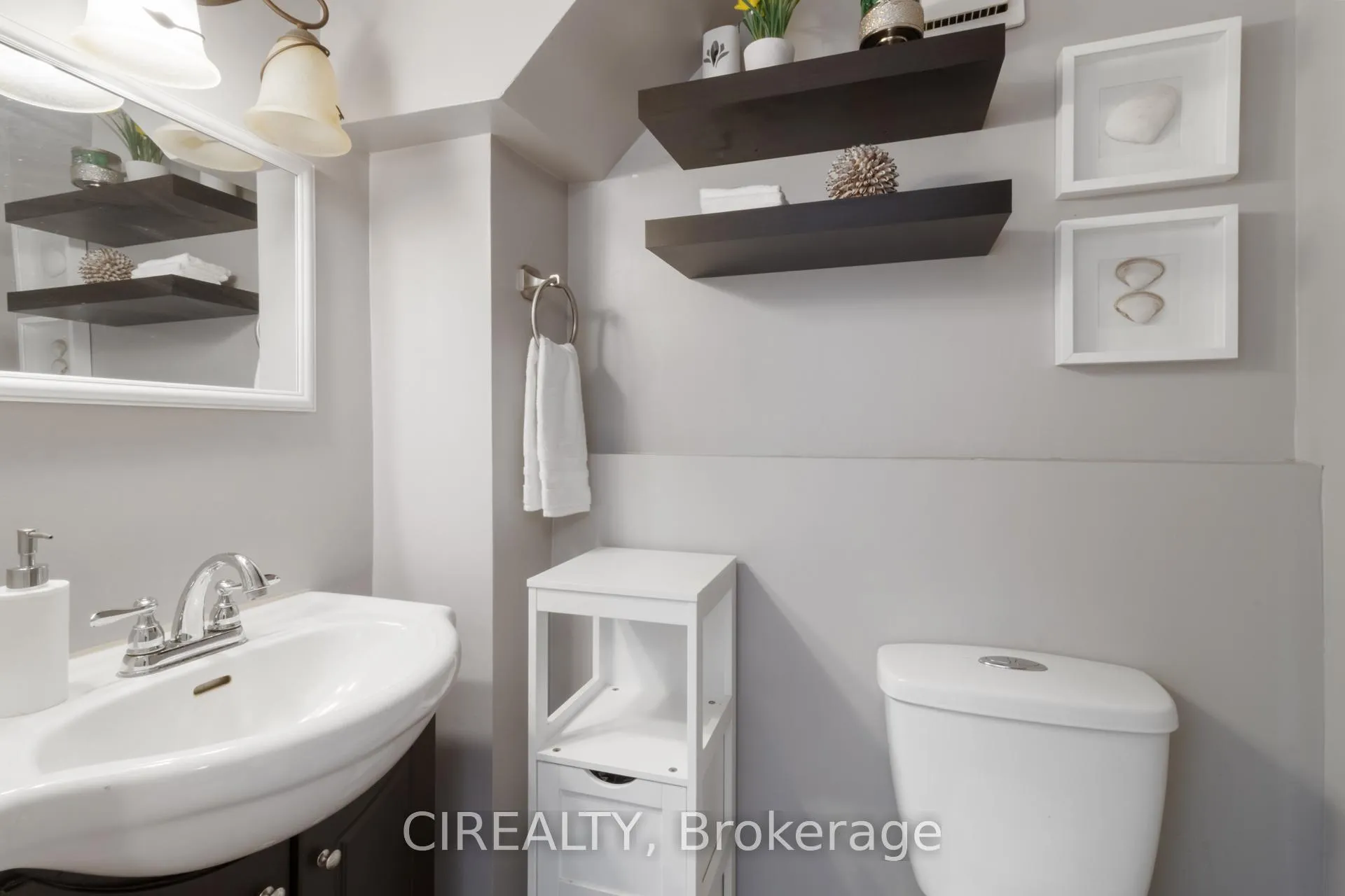 Photo 28 of 53 Christie Crescent, Barrie, Letitia Heights — HOMEH