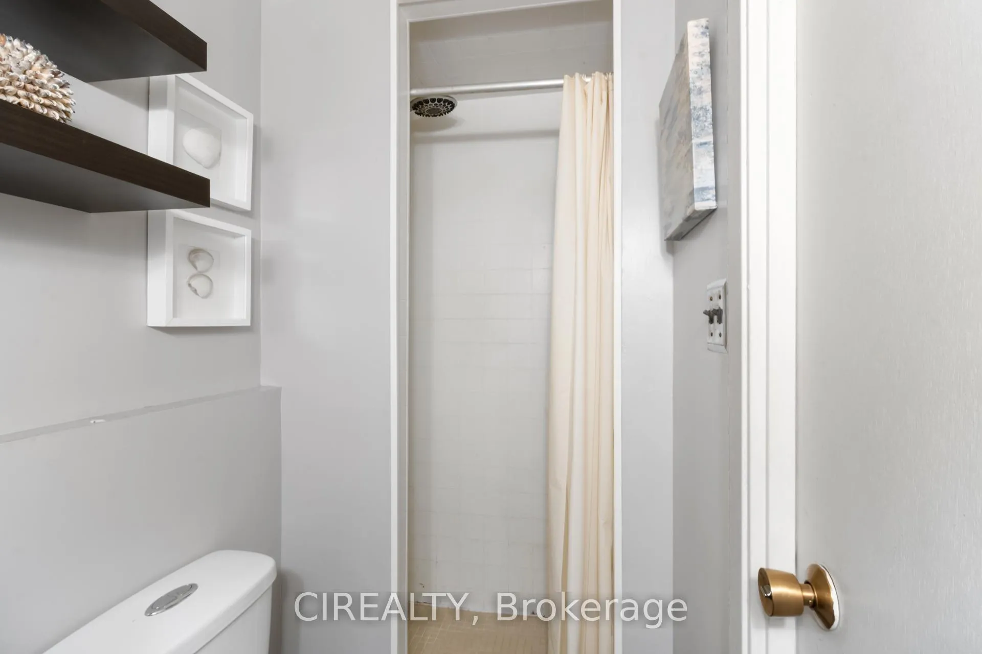 Photo 30 of 53 Christie Crescent, Barrie, Letitia Heights — HOMEH