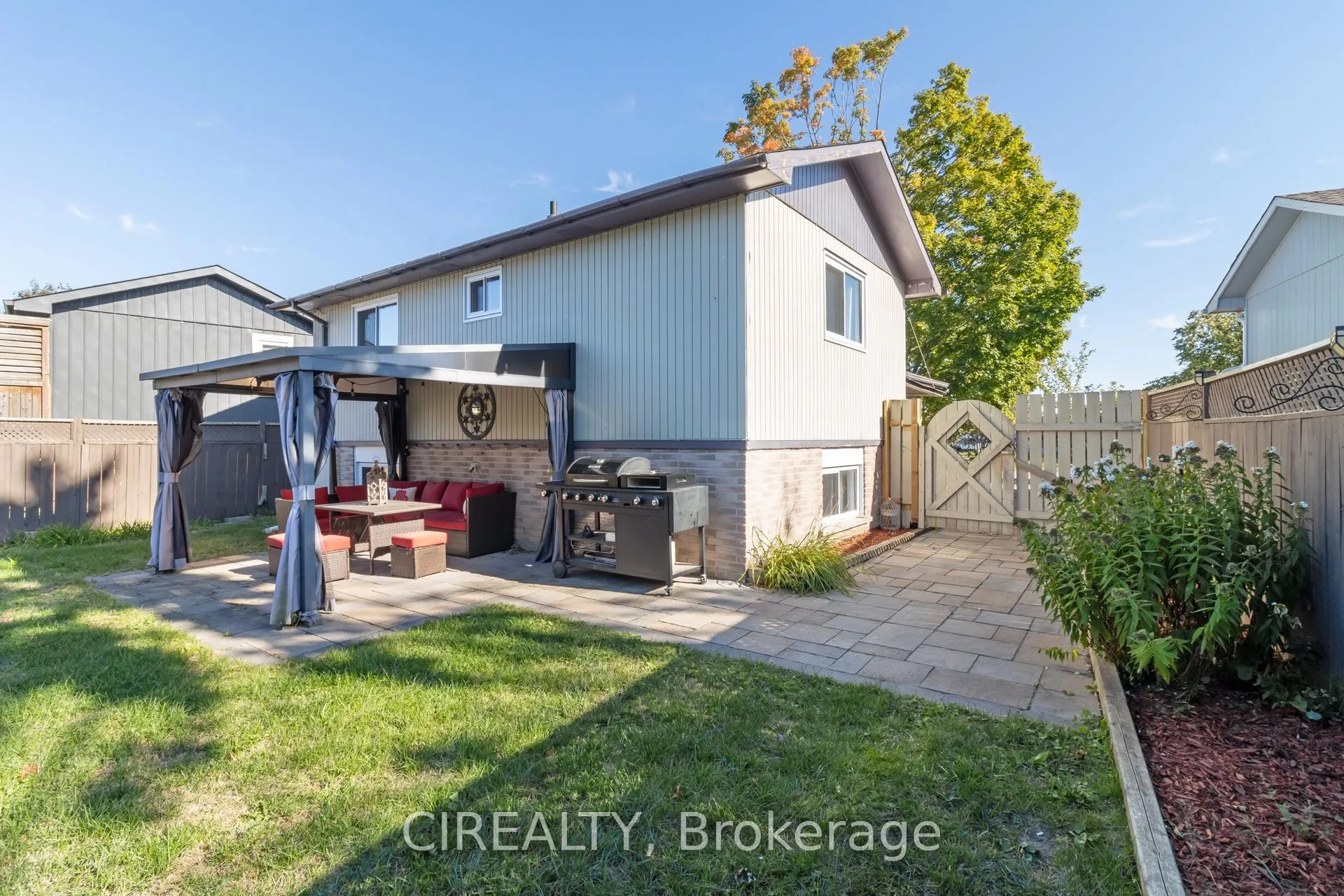 Photo 31 of 53 Christie Crescent, Barrie, Letitia Heights — HOMEH
