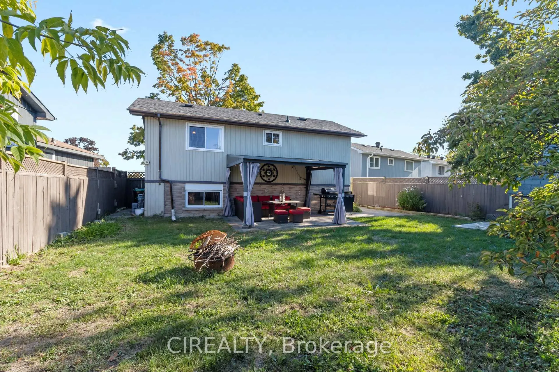 Photo 32 of 53 Christie Crescent, Barrie, Letitia Heights — HOMEH