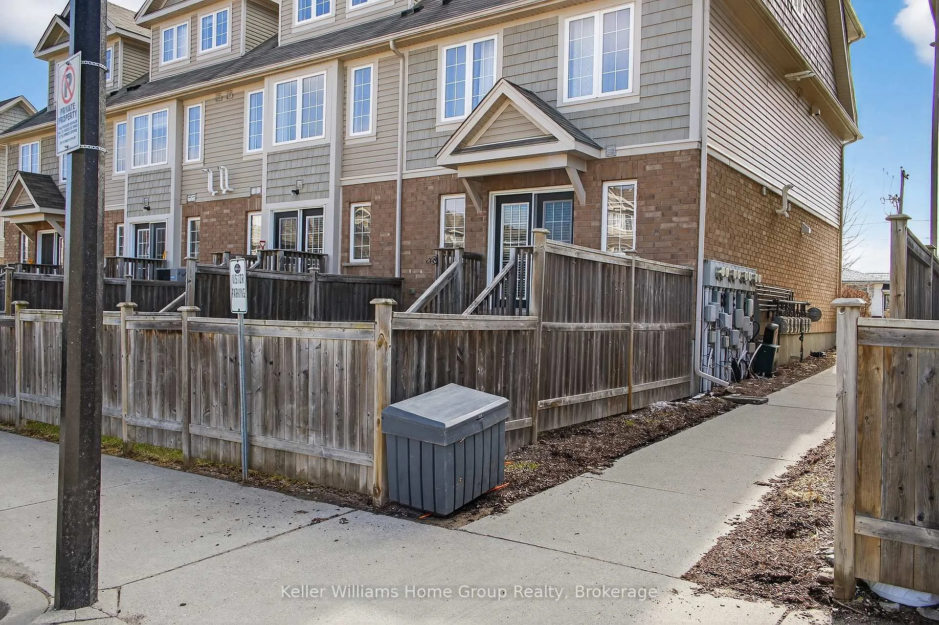 Photo 32 of 612A Woodlawn Road E, Guelph, Victoria North — HOMEH