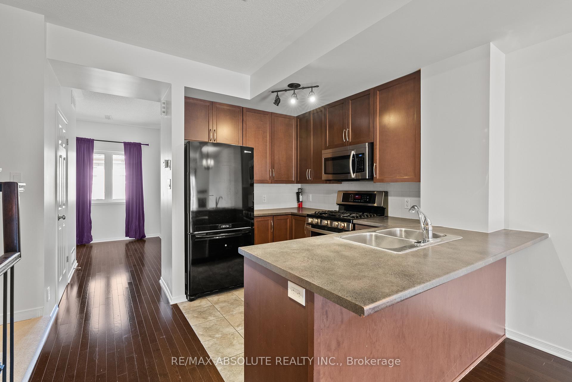 Photo 5 of Unit 311, 29 Jardin Private, Ottawa, Manor Park — HOMEH