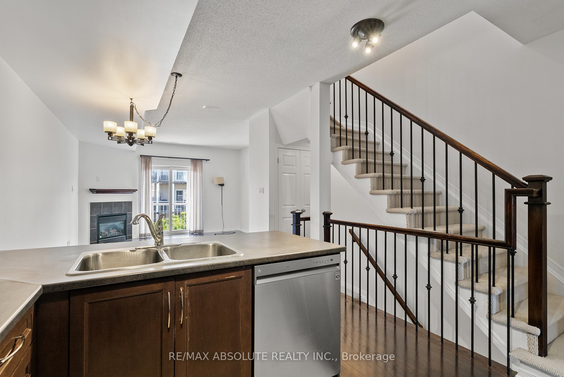 Photo 9 of Unit 311, 29 Jardin Private, Ottawa, Manor Park — HOMEH