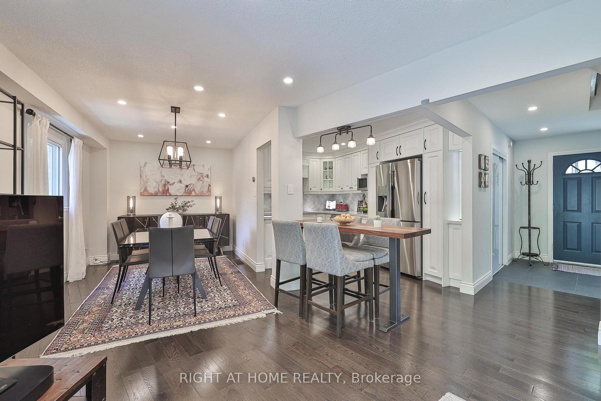 Photo 5 of Unit 308, 48 Porterfield Crescent, Markham, Aileen-Willowbrook — HOMEH