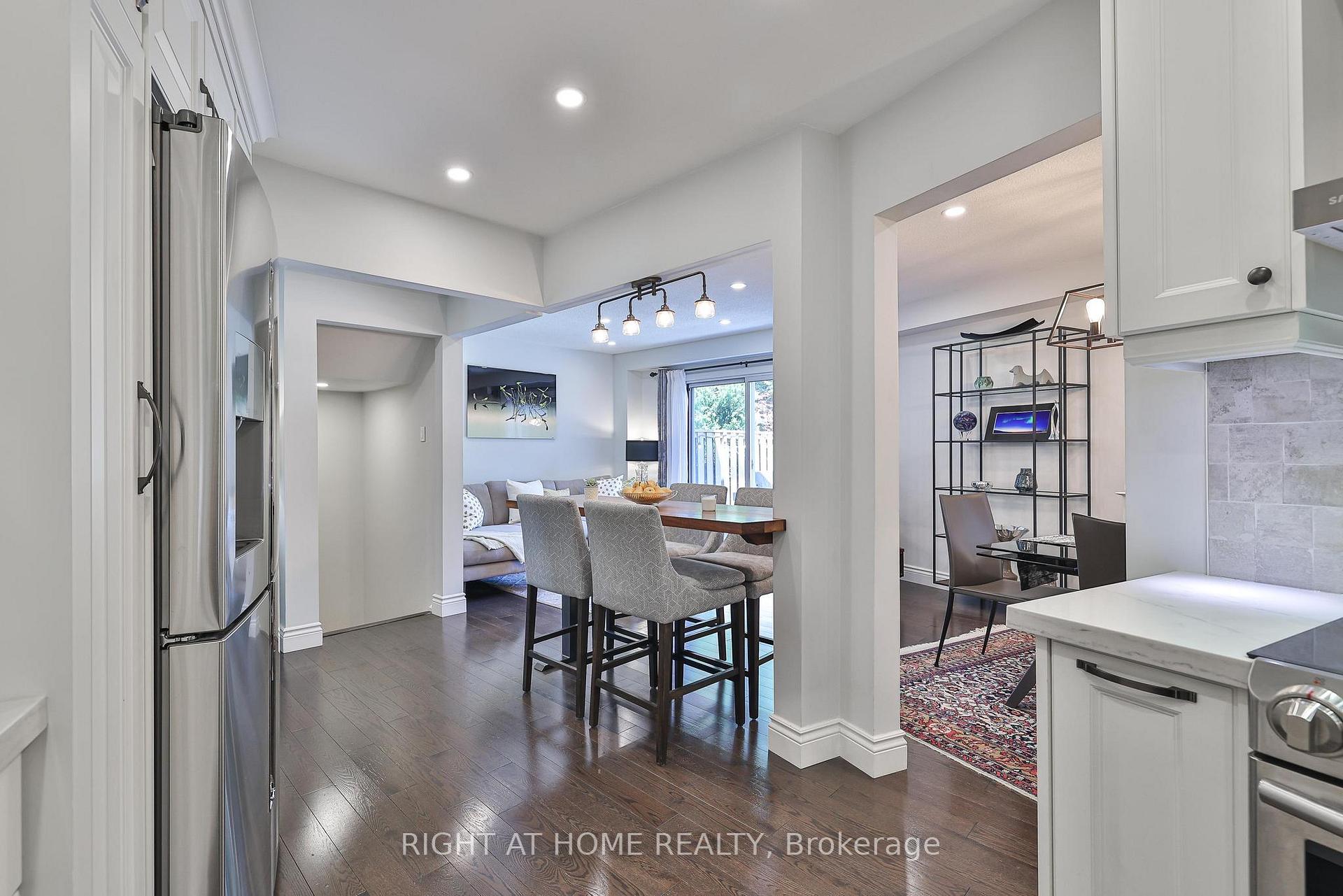 Photo 11 of Unit 308, 48 Porterfield Crescent, Markham, Aileen-Willowbrook — HOMEH
