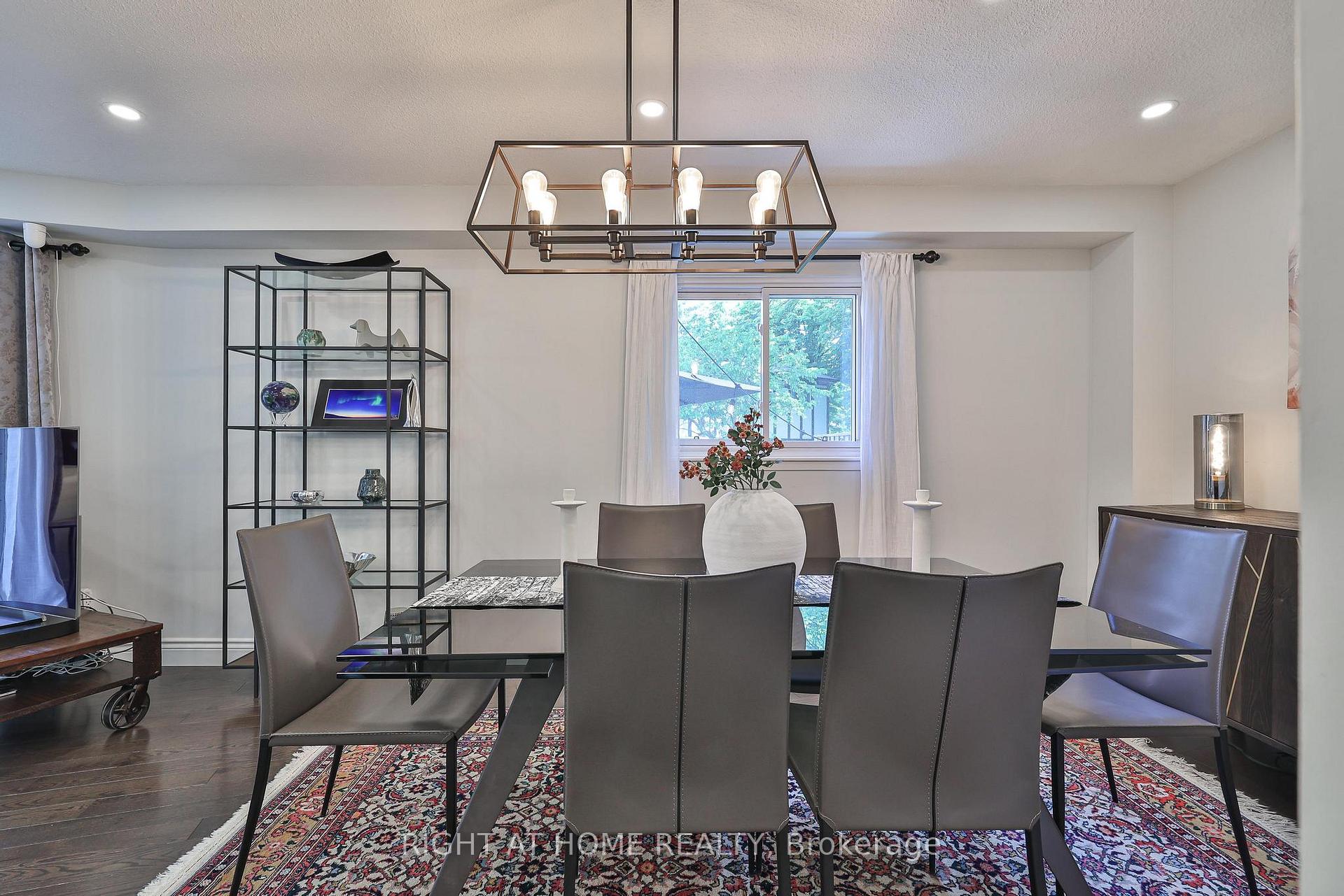 Photo 13 of Unit 308, 48 Porterfield Crescent, Markham, Aileen-Willowbrook — HOMEH