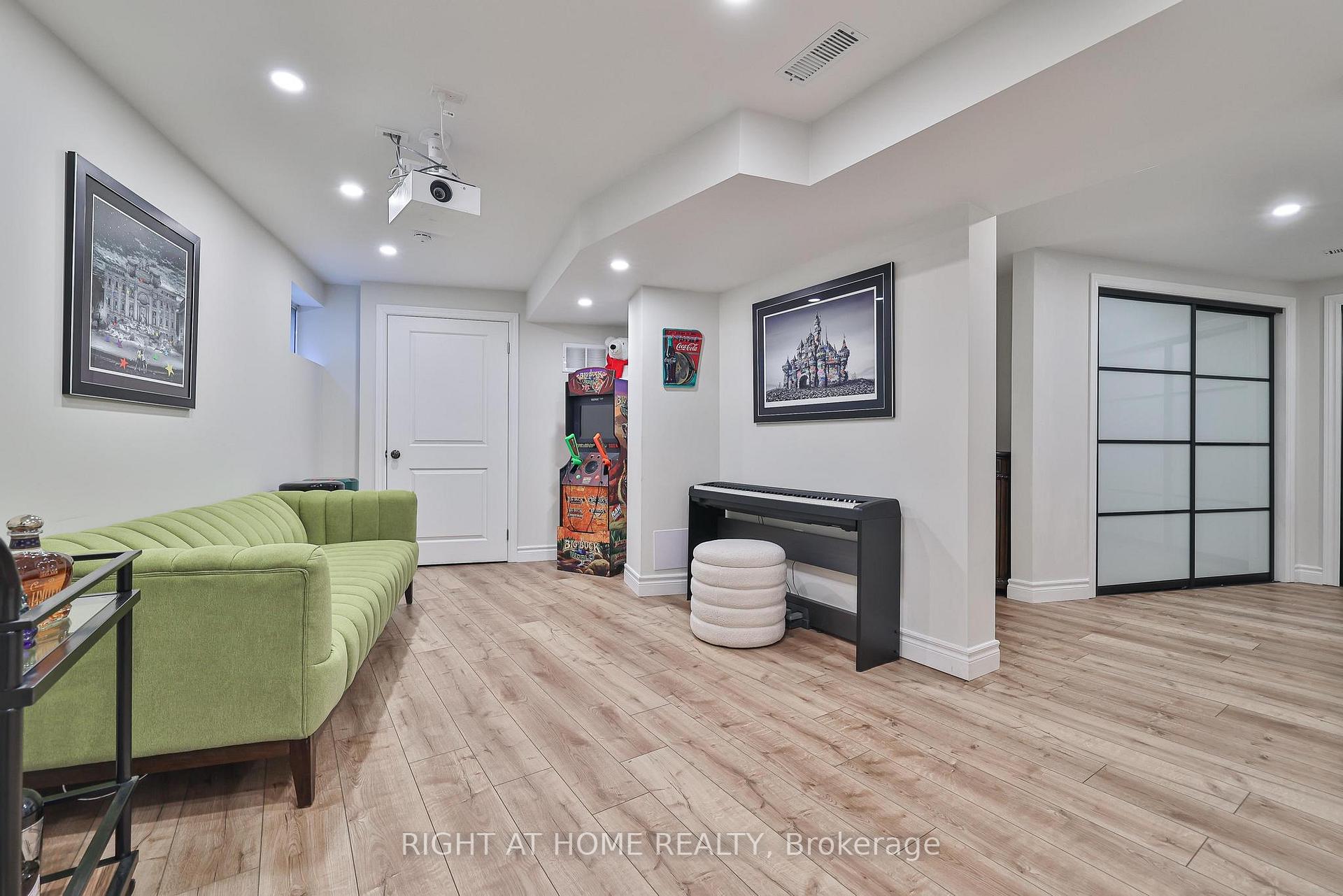 Photo 33 of Unit 308, 48 Porterfield Crescent, Markham, Aileen-Willowbrook — HOMEH