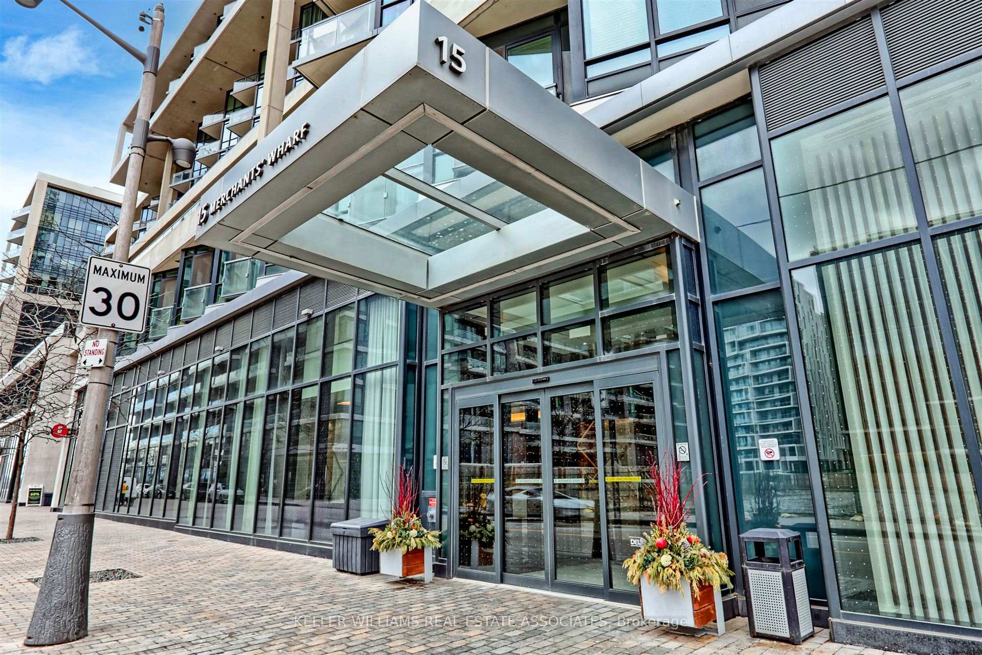 Photo 2 of Unit 303, 15 Merchants' Wharf, Toronto, Waterfront Communities — HOMEH