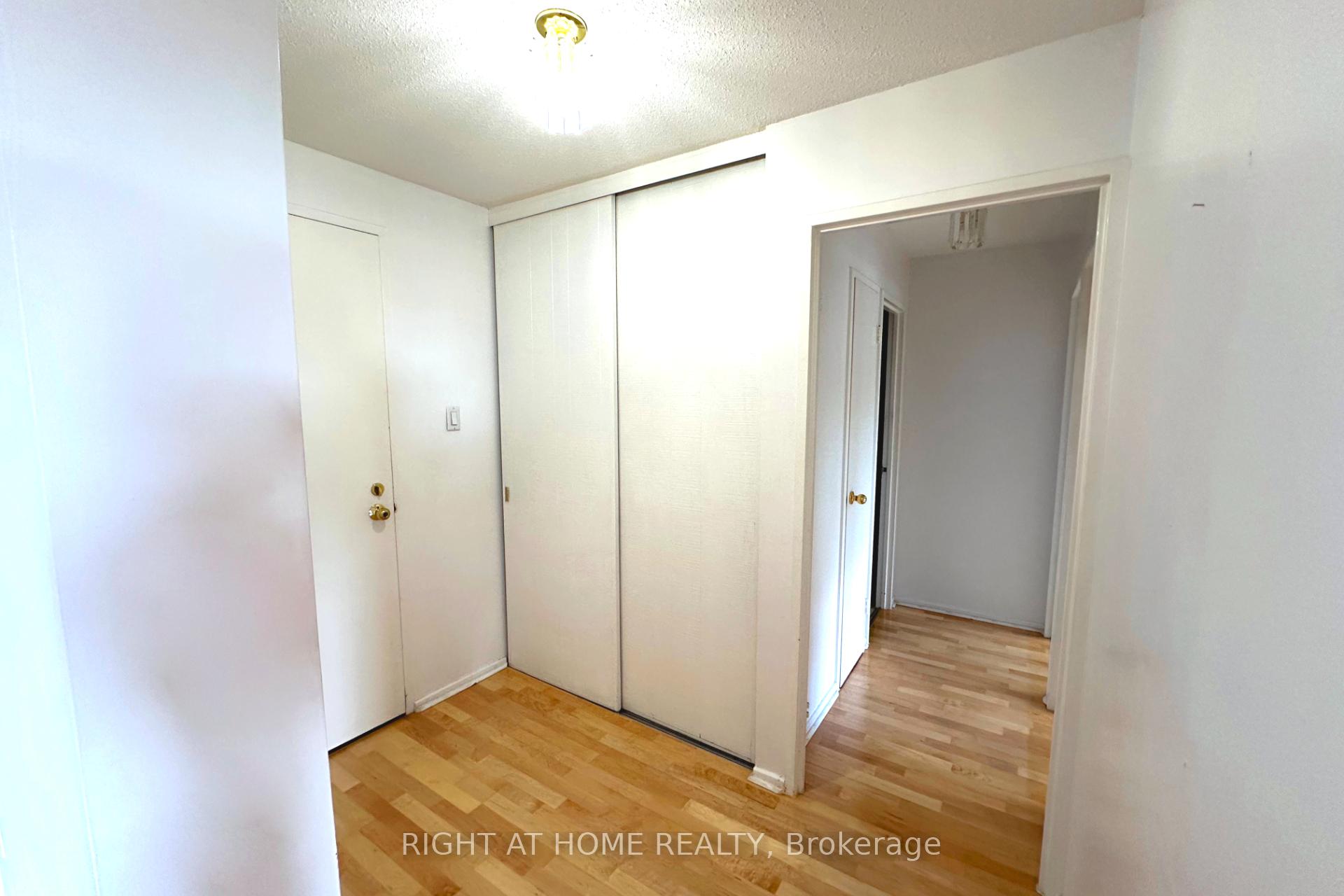 Photo 7 of Unit 321, 20 Chesterton Drive, Ottawa, Borden Farm/Stewart Farm/Carleton Heights/Parkwood Hills — HOMEH