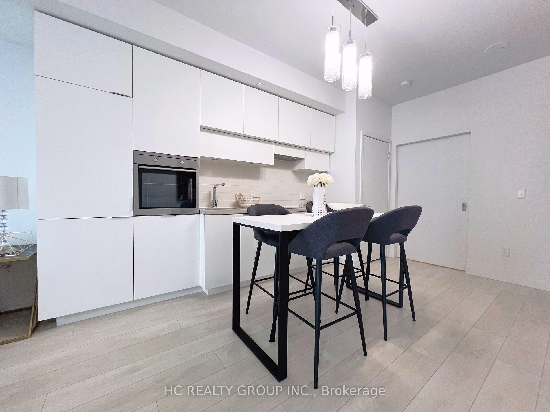Photo 5 of Unit 3912, 8 Eglinton Avenue E, Toronto, Mount Pleasant West — HOMEH