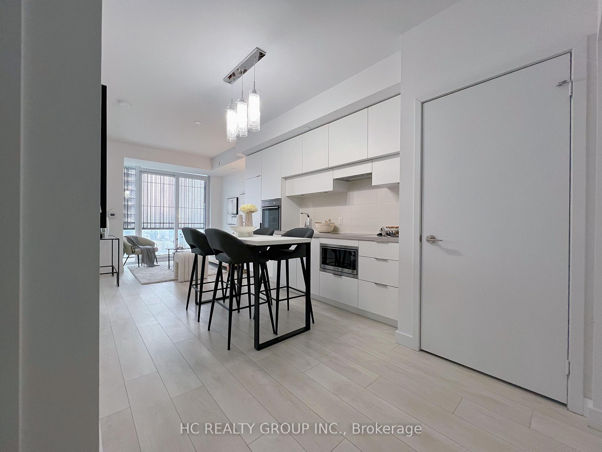 Photo 3 of Unit 3912, 8 Eglinton Avenue E, Toronto, Mount Pleasant West — HOMEH