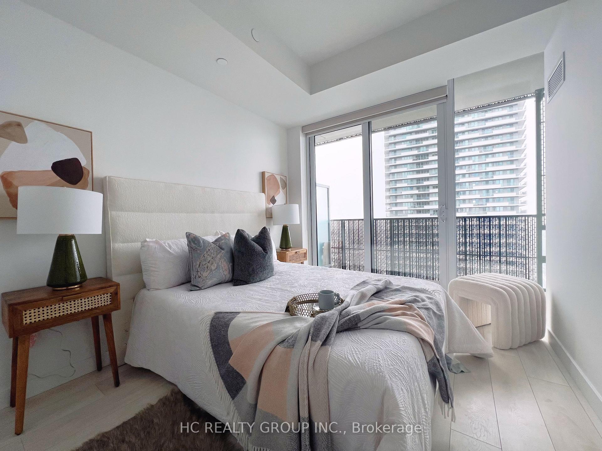 Photo 8 of Unit 3912, 8 Eglinton Avenue E, Toronto, Mount Pleasant West — HOMEH