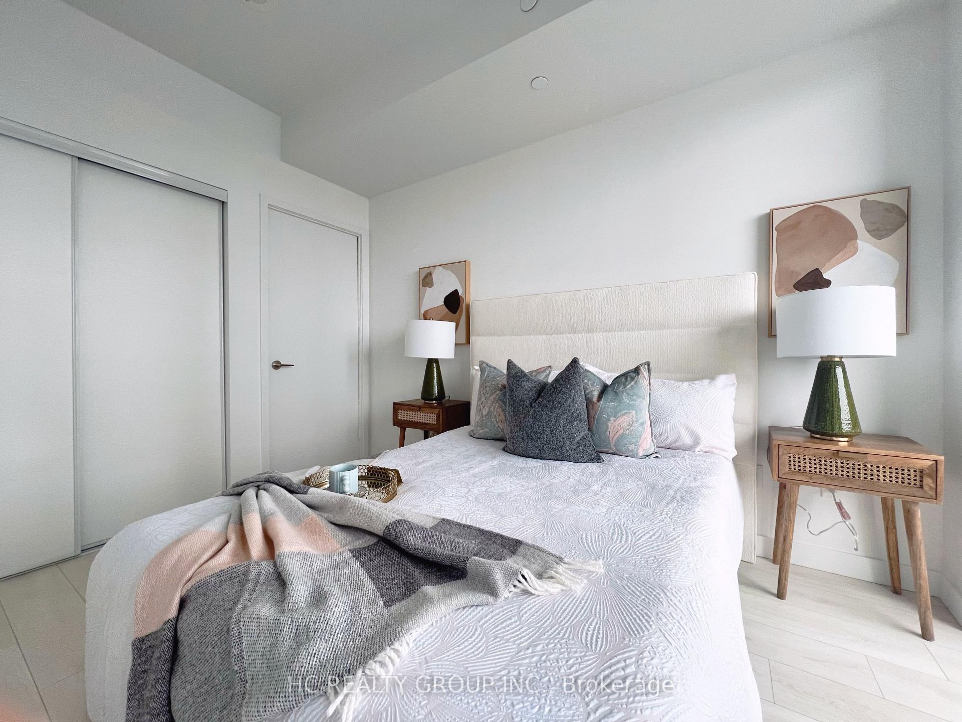 Photo 10 of Unit 3912, 8 Eglinton Avenue E, Toronto, Mount Pleasant West — HOMEH